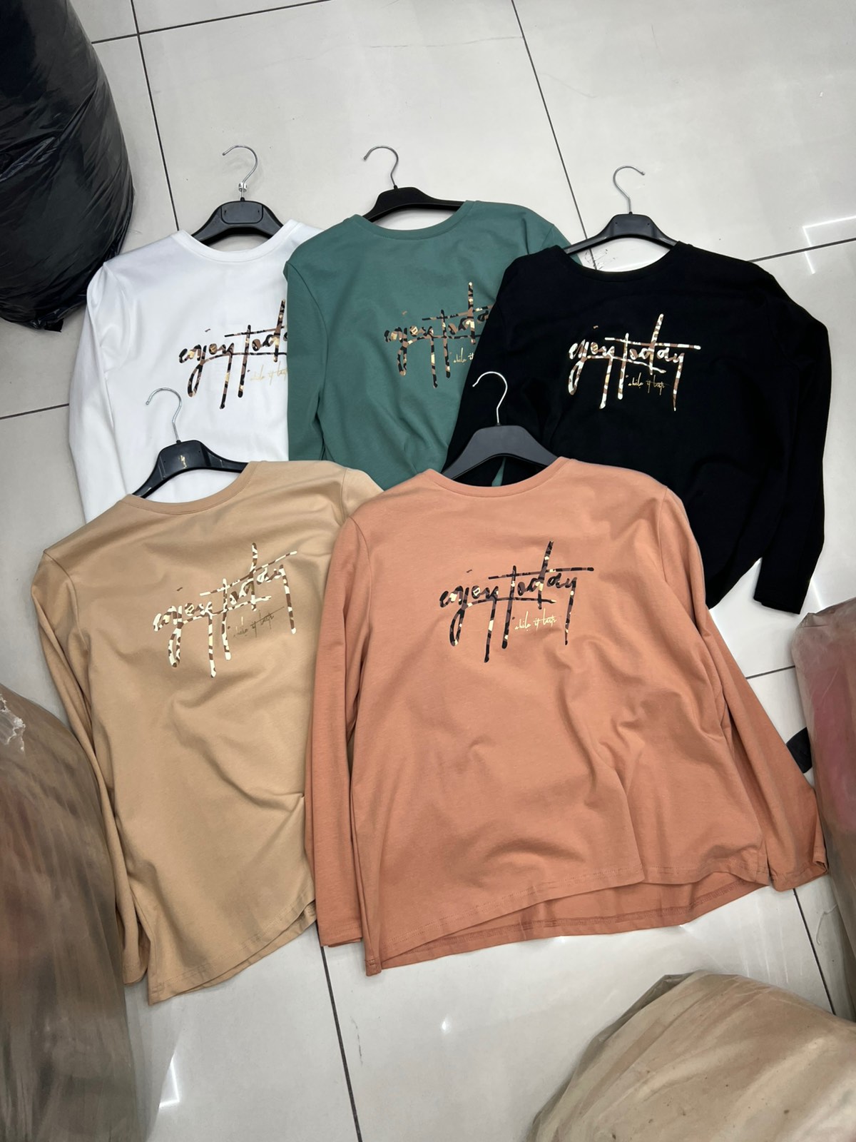 Bluzki Damskie , Size uni, paczka 12szt ,mix kolor