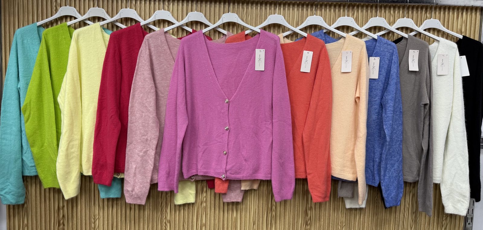 Swetry  Damskie  WŁOSKA  , Size uni, paczka 6szt ,mix kolor