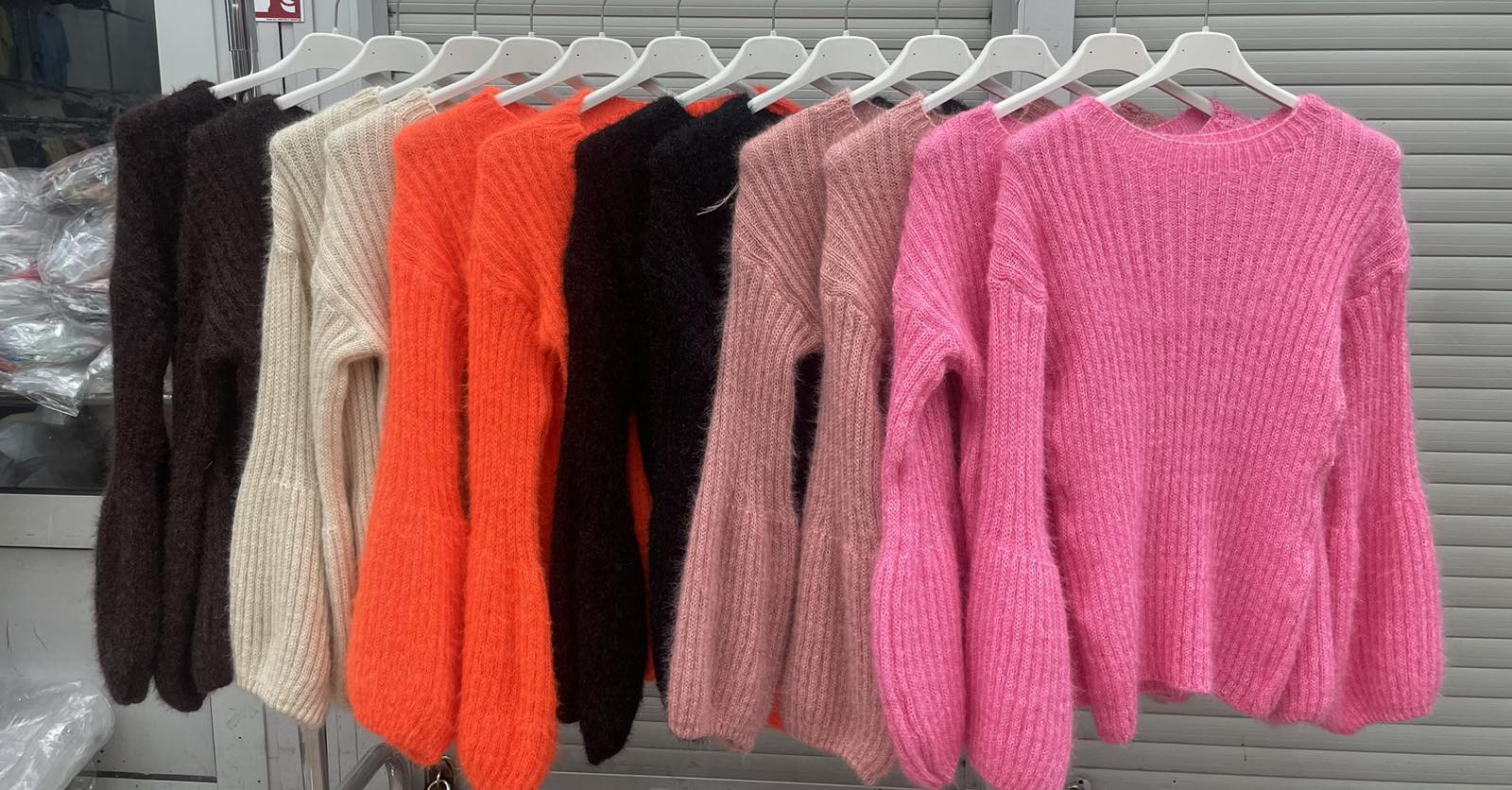 Swetry Damskie WŁOSKA , Size uni, paczka 6szt ,mix kolor