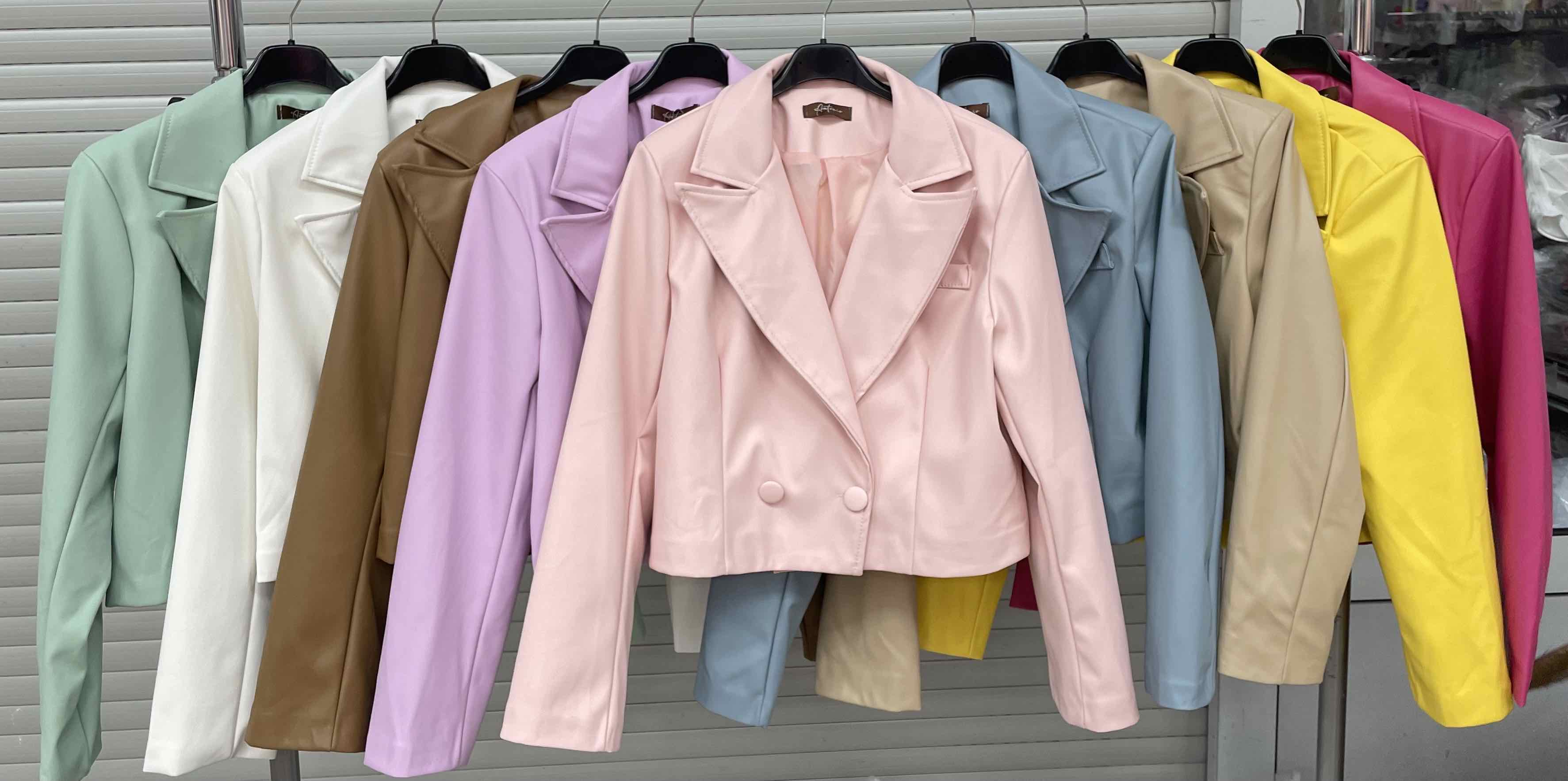 Kurtki Damskie  WŁOSKA  , Size uni, paczka 6szt ,mix kolor