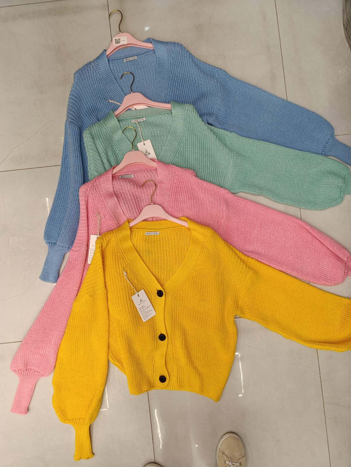 Swetry Damskie , Size uni, paczka 10szt ,mix kolor