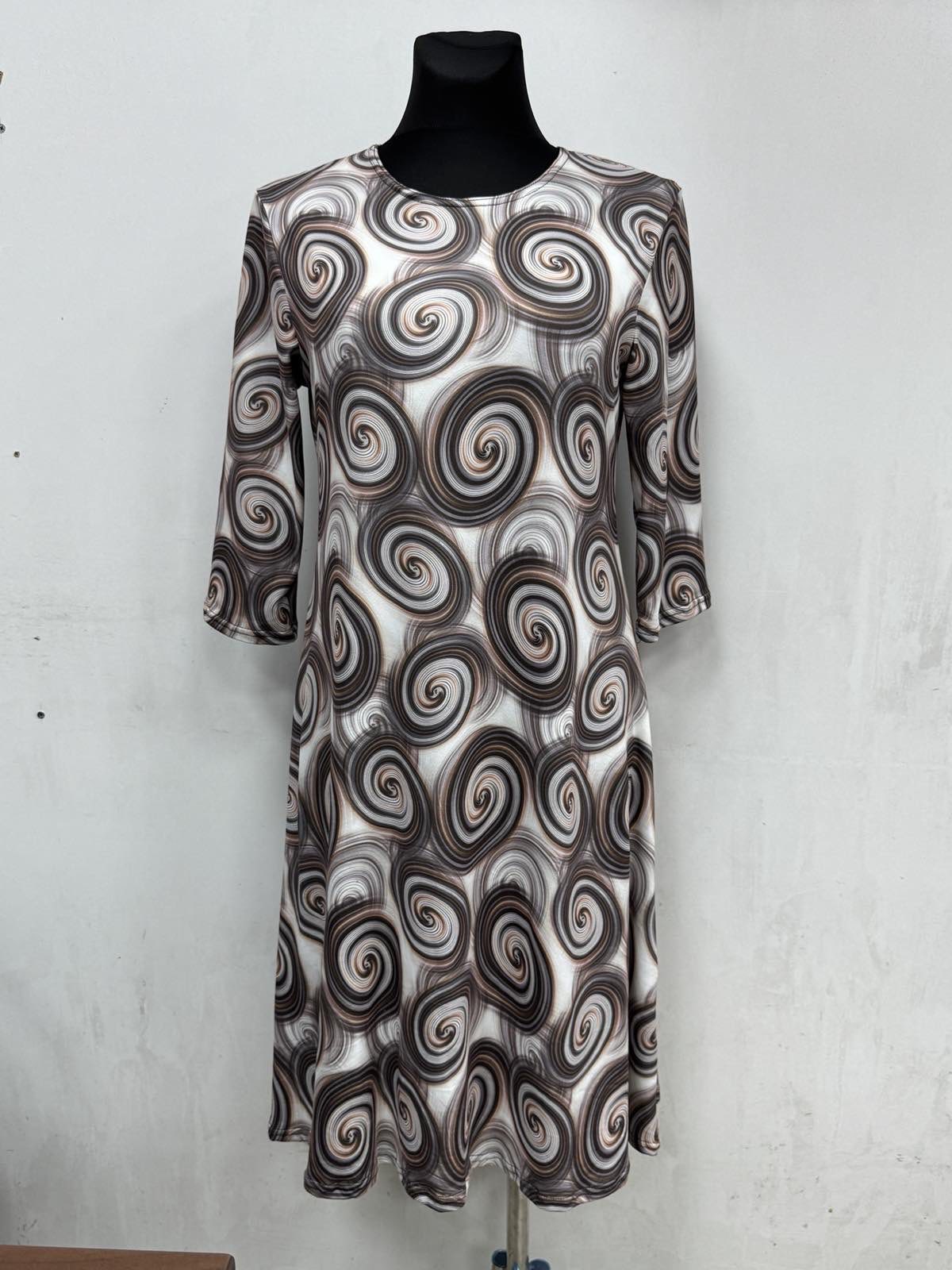 Sukienki Damskie polskie, Size 46-52, paczka 4szt,1kolor