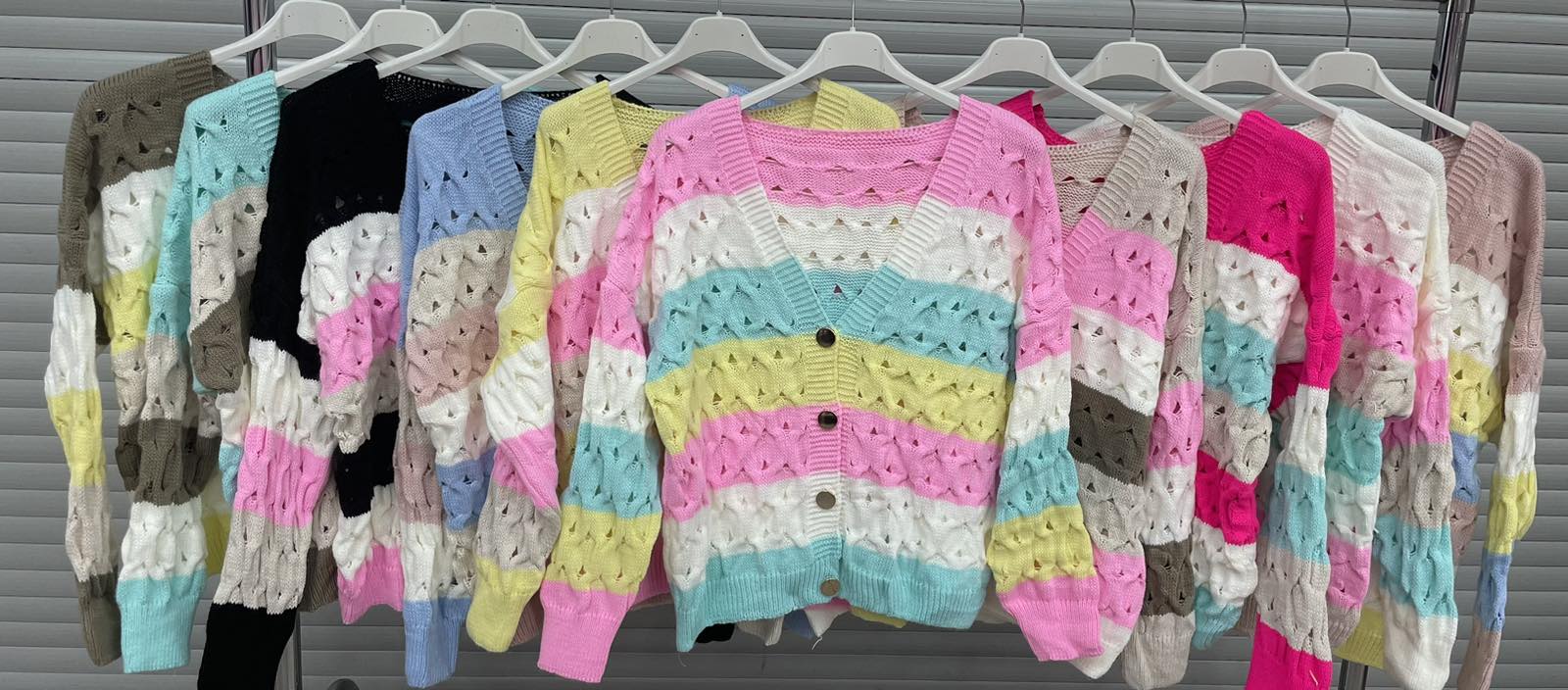 Swetry Damskie WŁOSKA , Size uni, paczka 6szt ,mix kolor