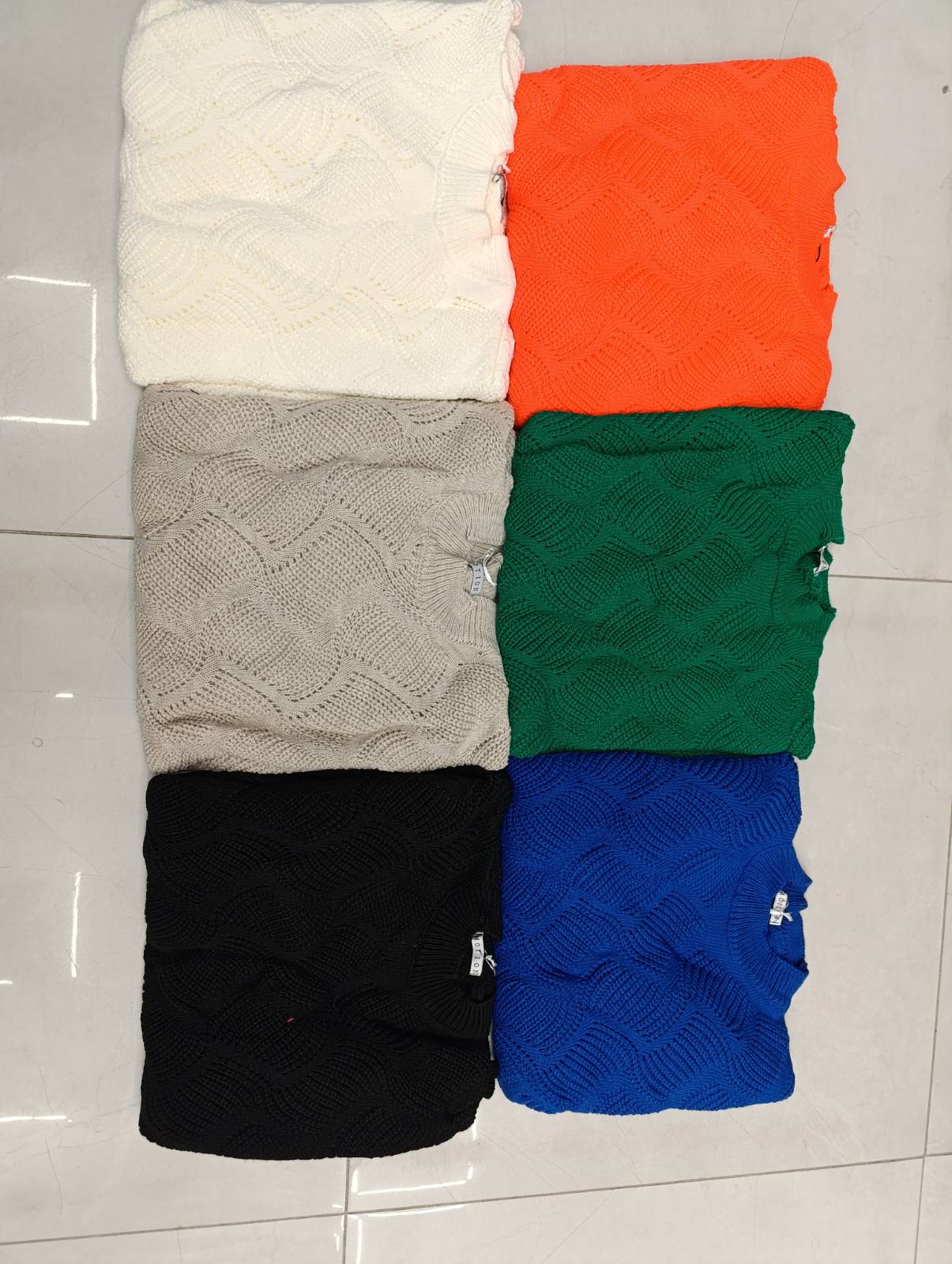 Swetry Damskie , Size uni, paczka 10szt ,mix kolor