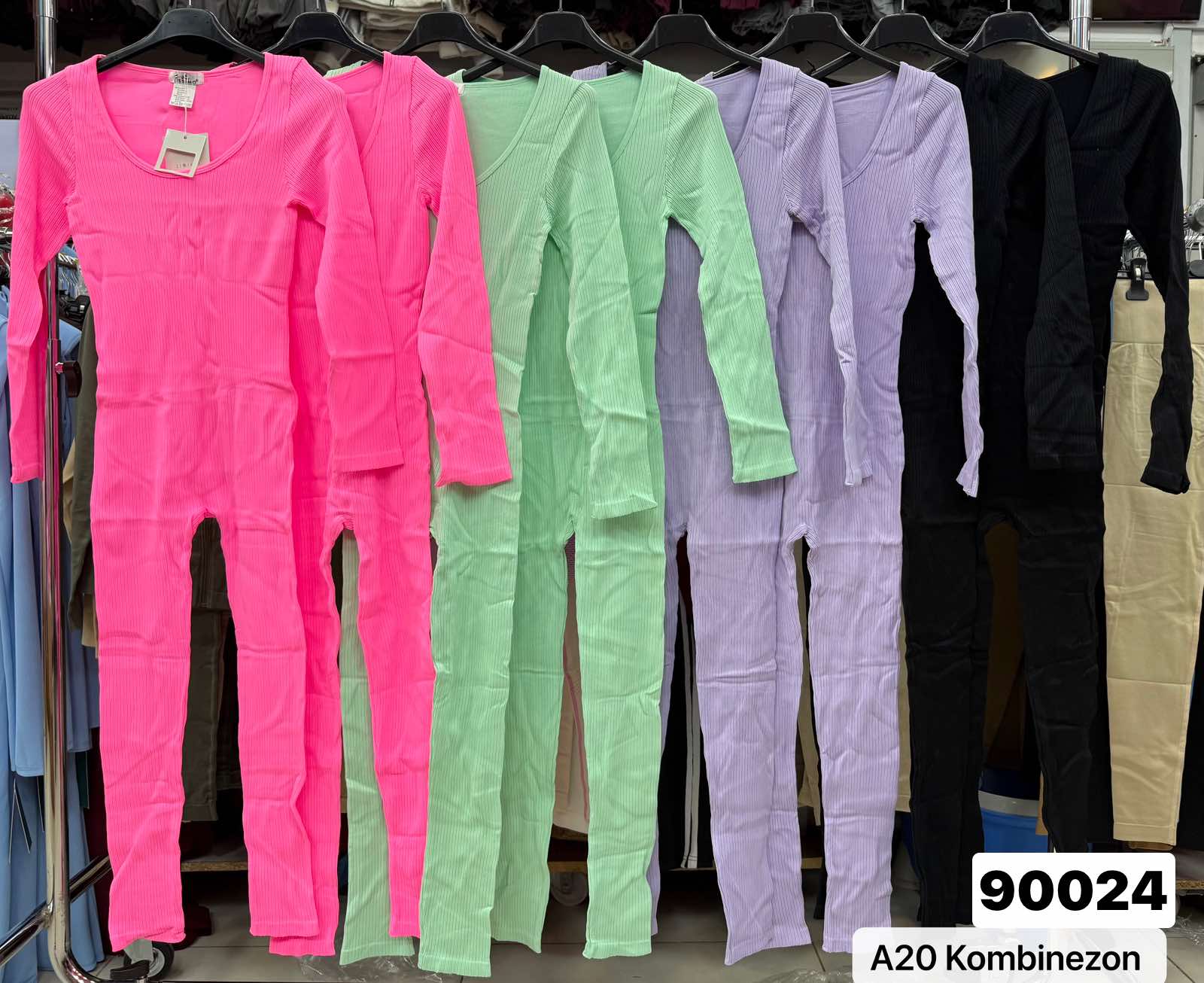 Kombinezony  Damskie  WŁOSKA  , Size uni, paczka 6szt ,mix kolor