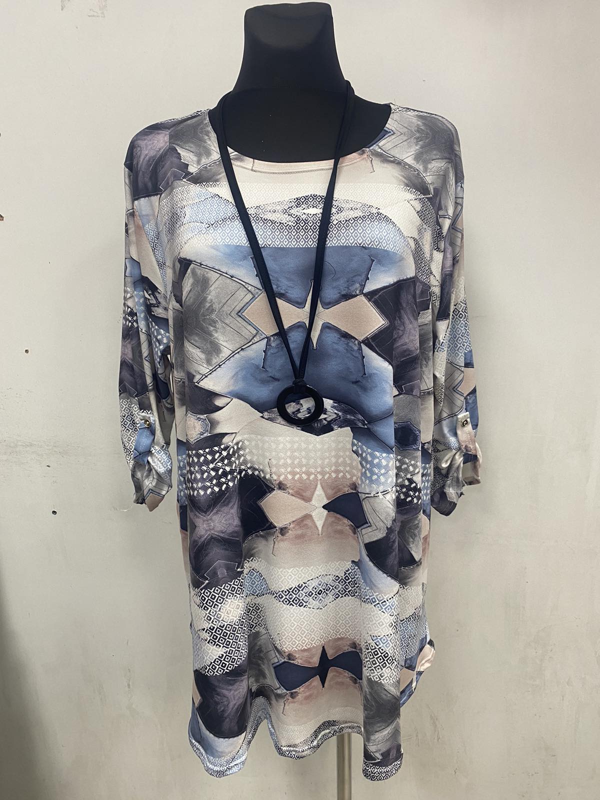 Tuniki Damskie polskie, Size 48-54, paczka 4szt,1kolor