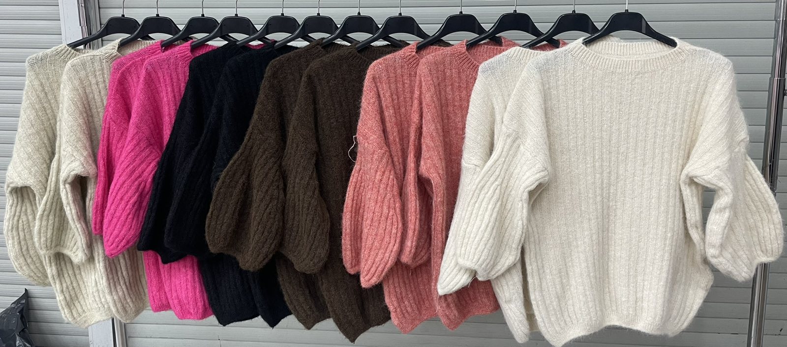 Swetry Damskie WŁOSKA , Size uni, paczka 6szt ,mix kolor