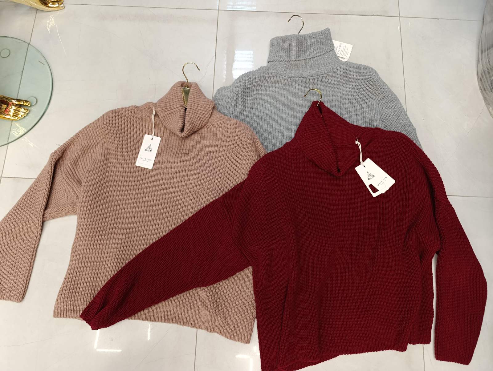 Swetry Damskie , Size uni, paczka 10szt ,mix kolor