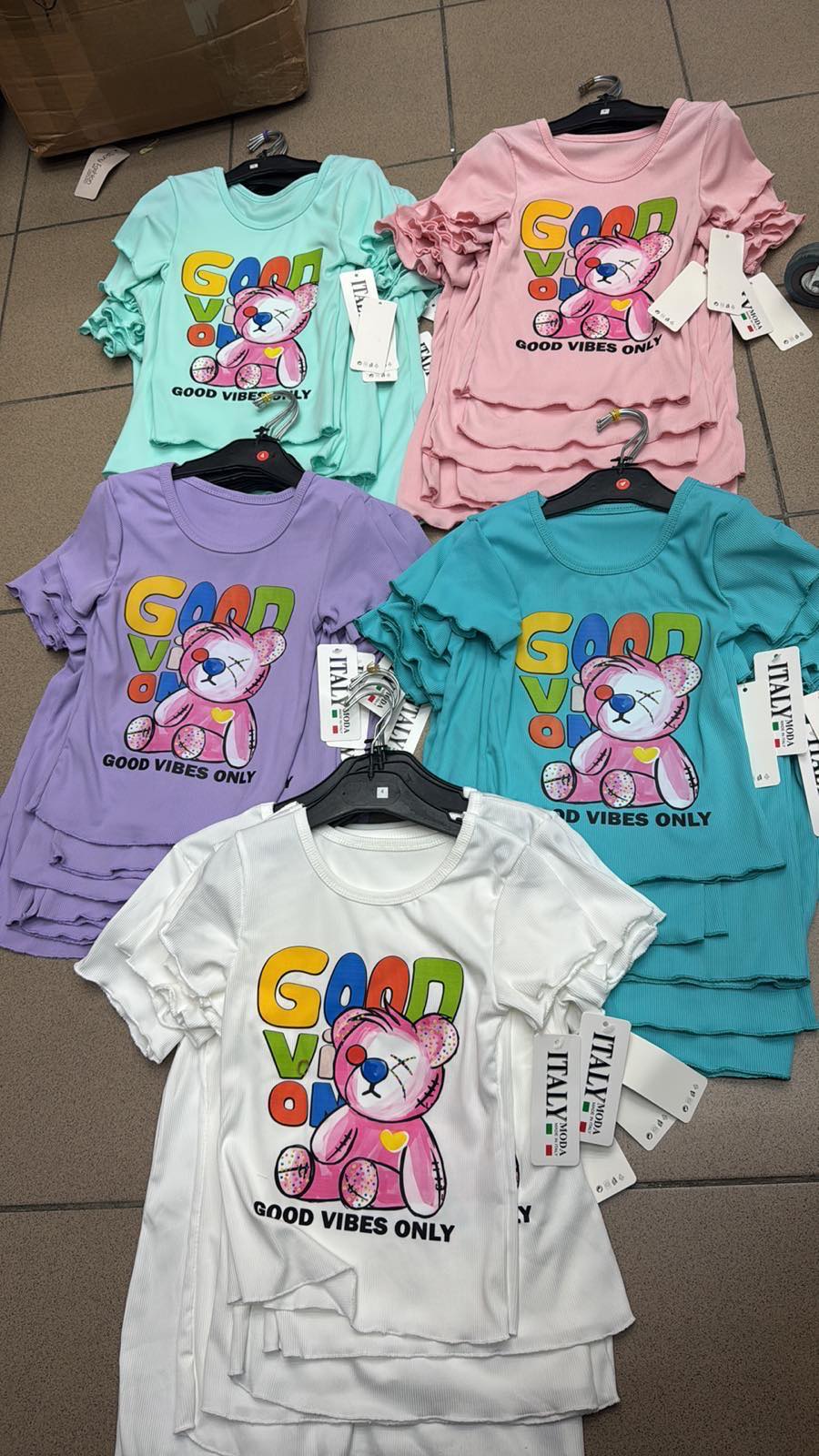 Bluzki  DZIECIĘCA , Size4-14lat, paczka 6szt ,1kolor