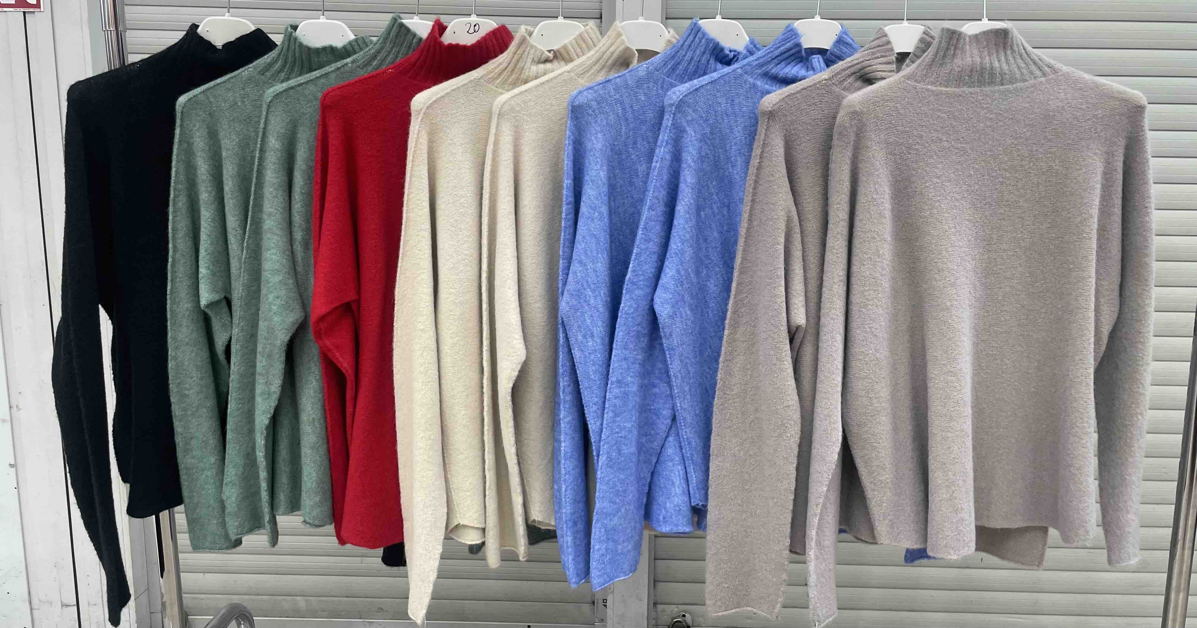 Swetry Damskie WŁOSKA , Size uni, paczka 6szt ,mix kolor