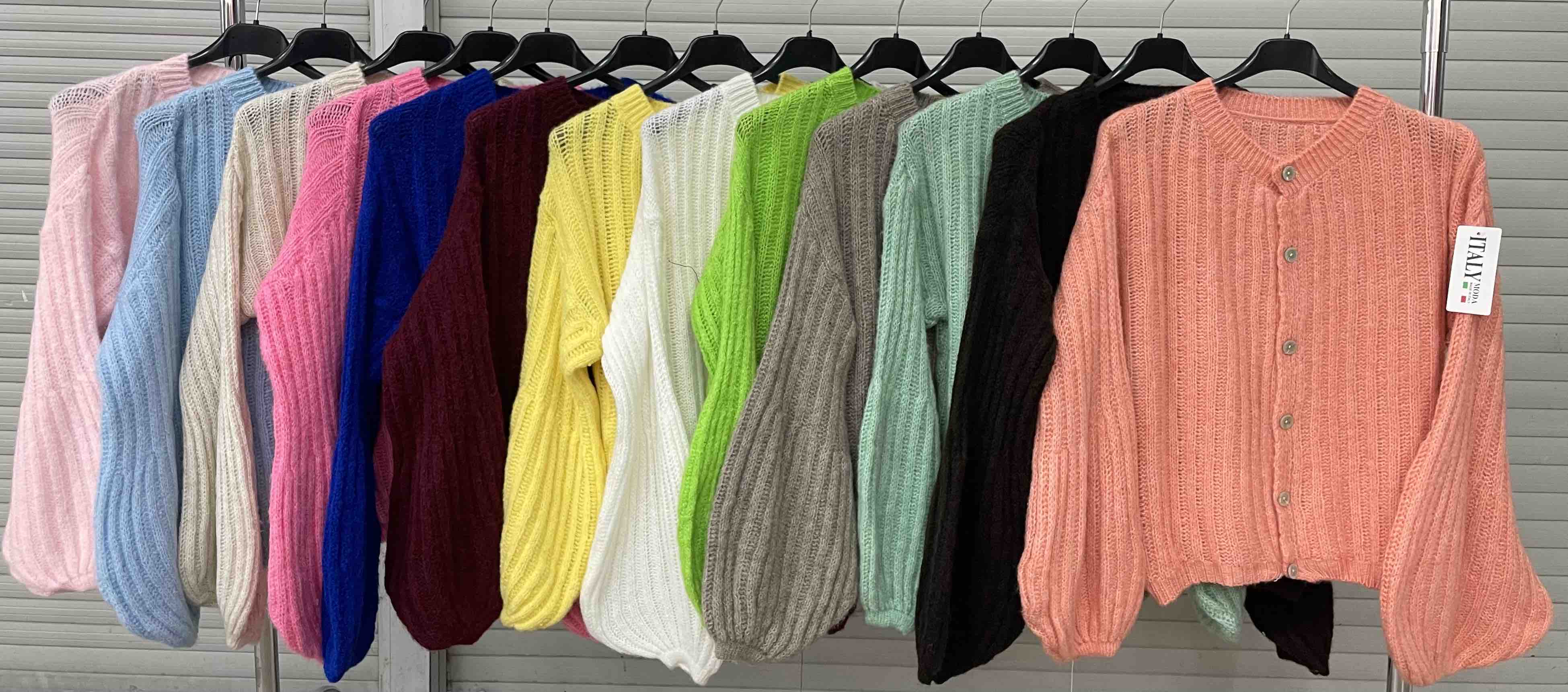 Swetry Damskie WŁOSKA , Size uni, paczka 6szt ,mix kolor