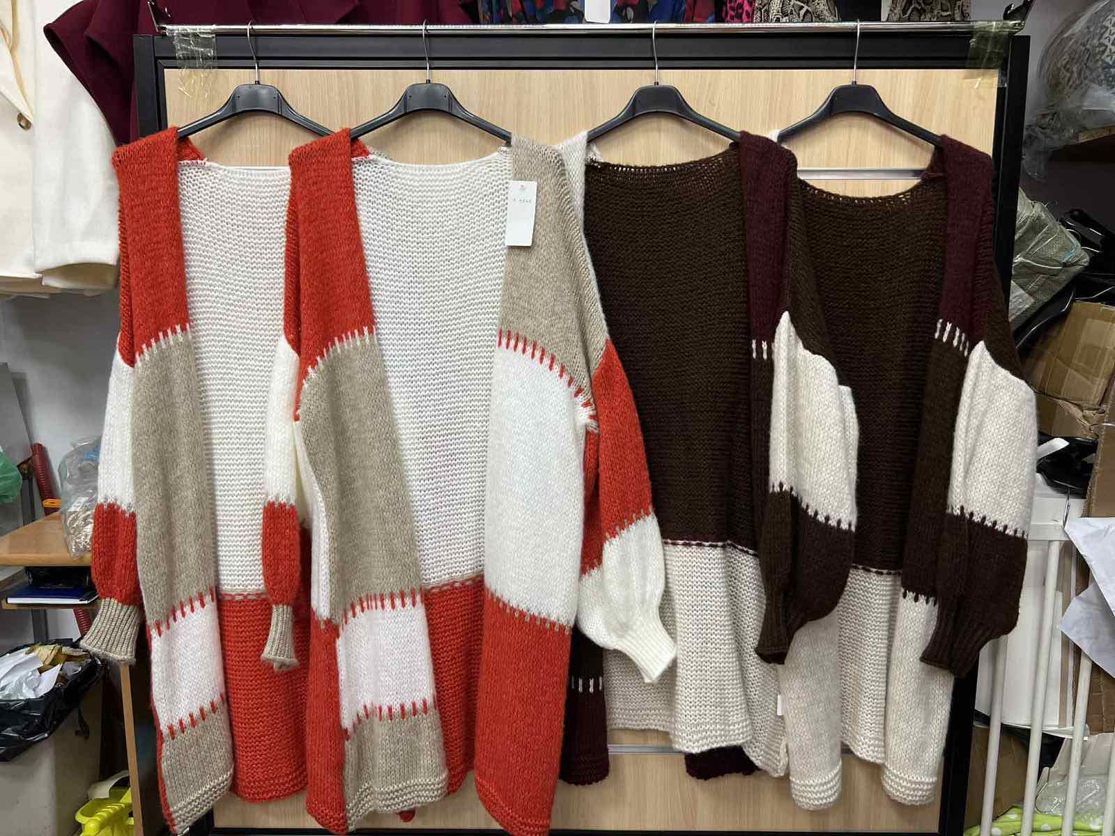 Swetry Damskie  WŁOSKA  , Size uni, paczka 6szt ,mix kolor