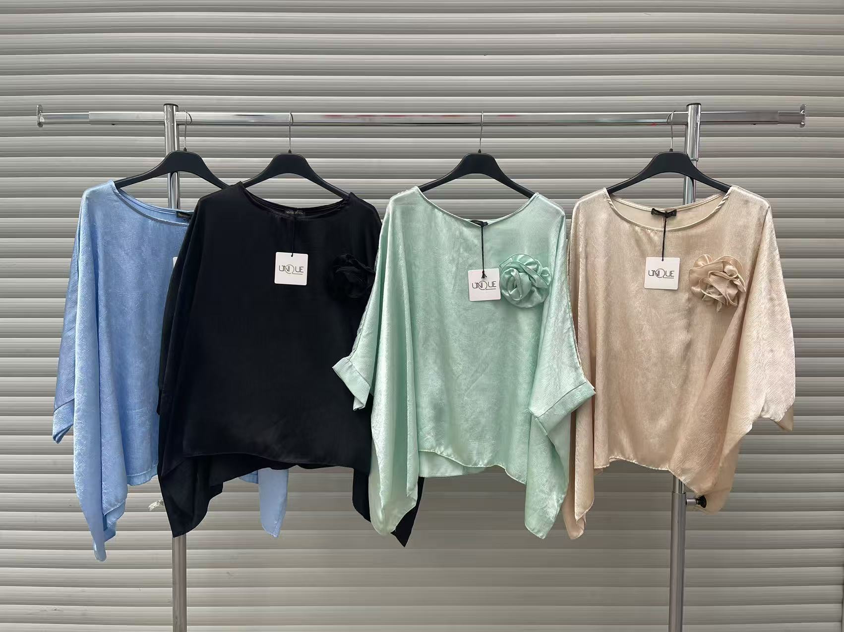 Swetry  Damskie  WŁOSKA  , Size uni, paczka 6szt ,mix kolor