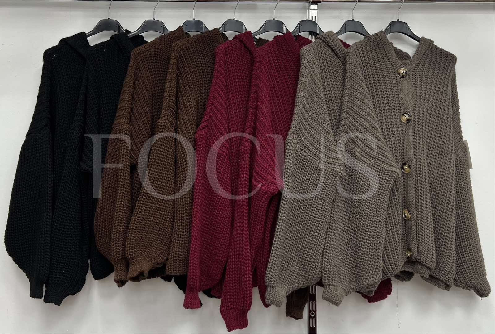 Swetry Damskie Włoskie , Size uni, paczka 6szt ,mix kolor