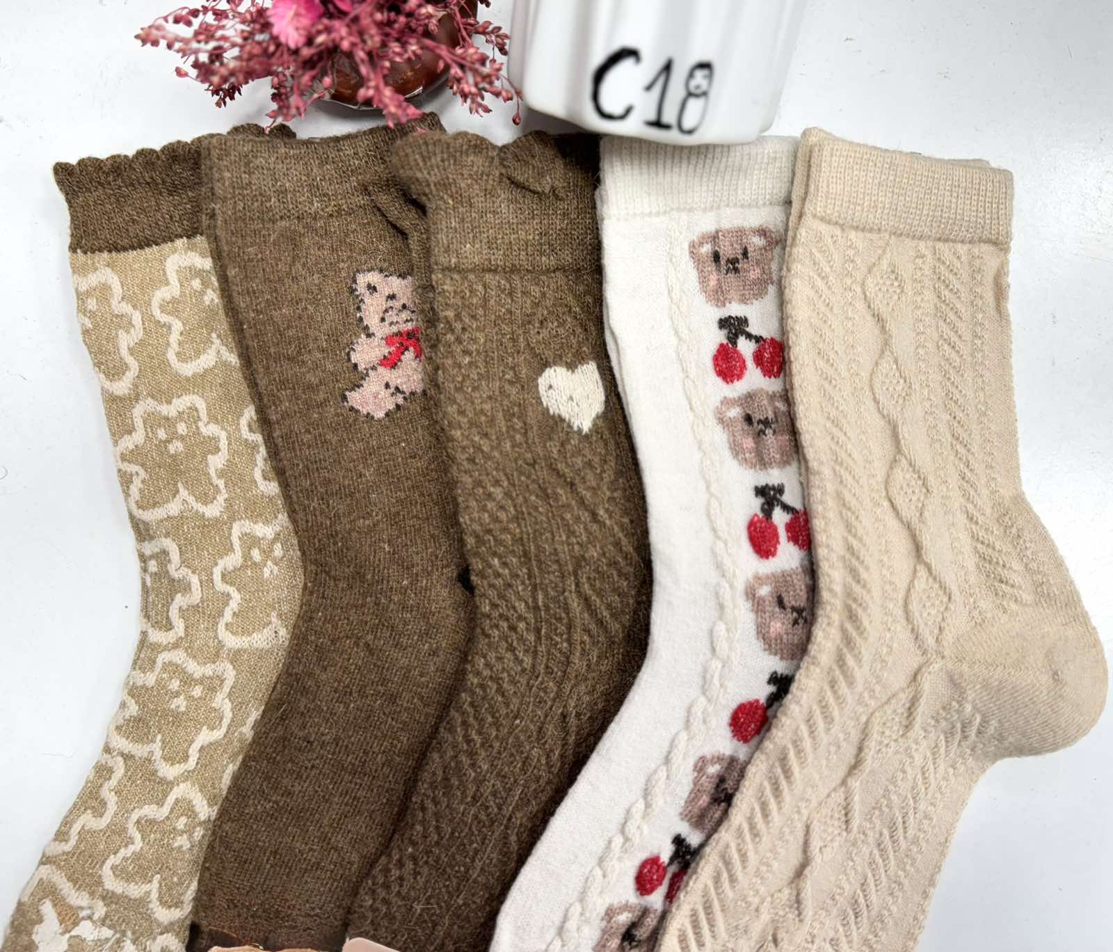 SKARPETY / STOPKI DAMSKIE.(40PAR/PACZKA) KOLOR JAK NA ZDZIĘCIU