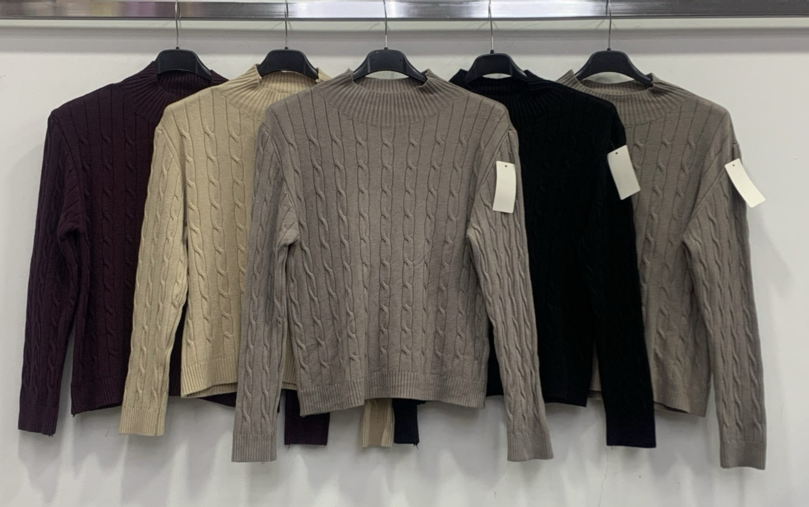 Swetry Damskie WŁOSKA , Size uni, paczka 6szt ,mix kolor