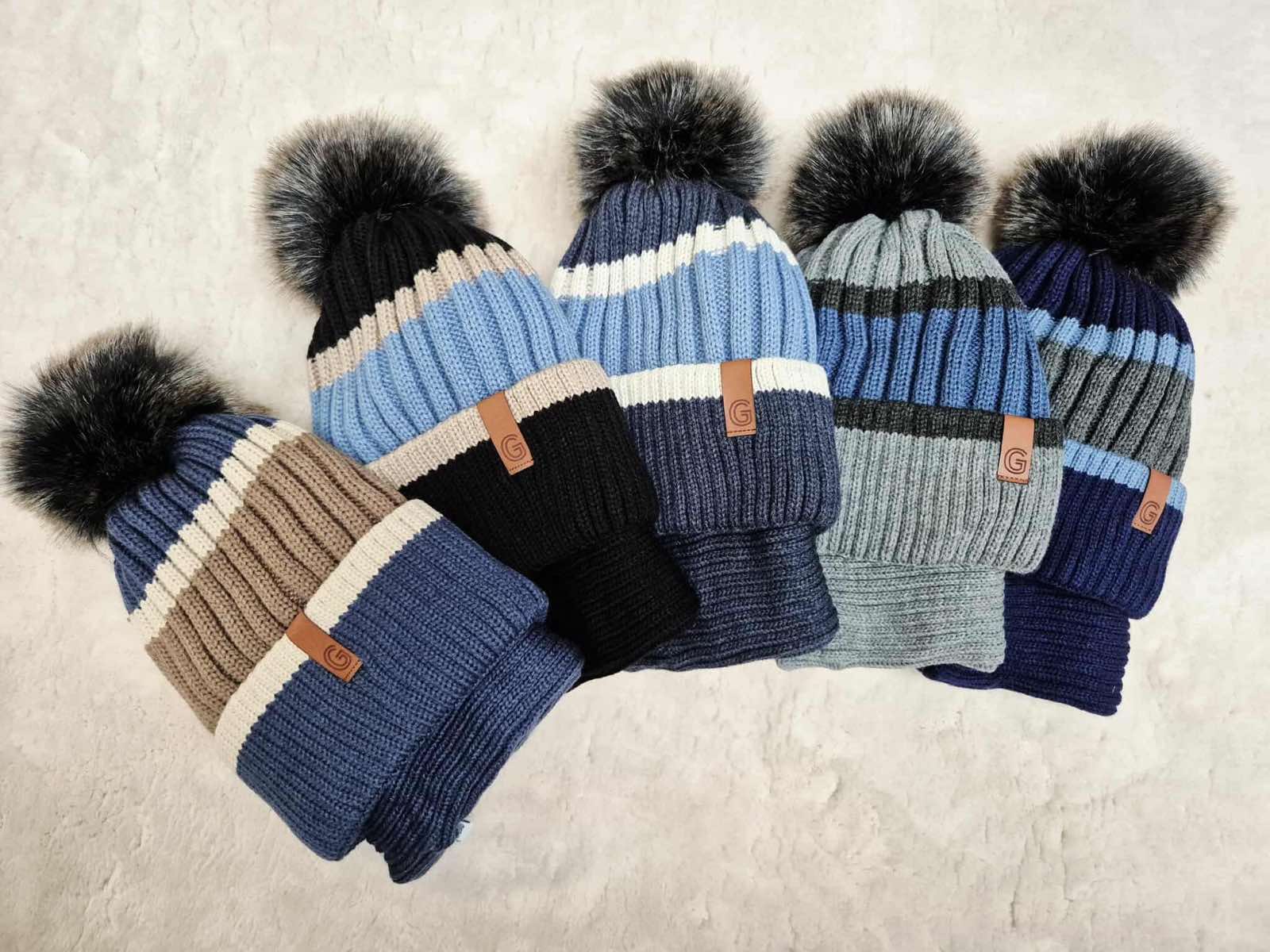 komplet Czapki  DZIECIĘCA , paczka 12szt,mix kolor