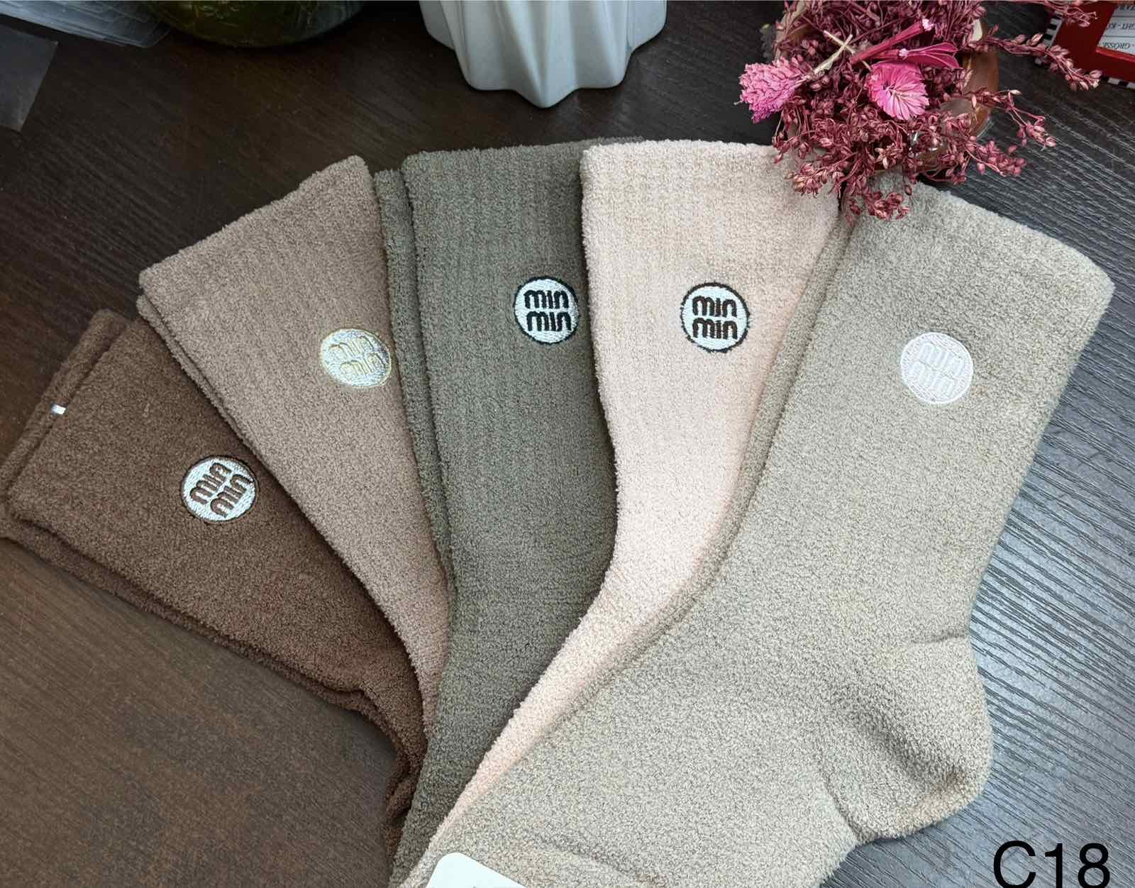 SKARPETY / STOPKI DAMSKIE.SIZE 35-38(40PAR/PACZKA) KOLOR JAK NA ZDZIĘCI