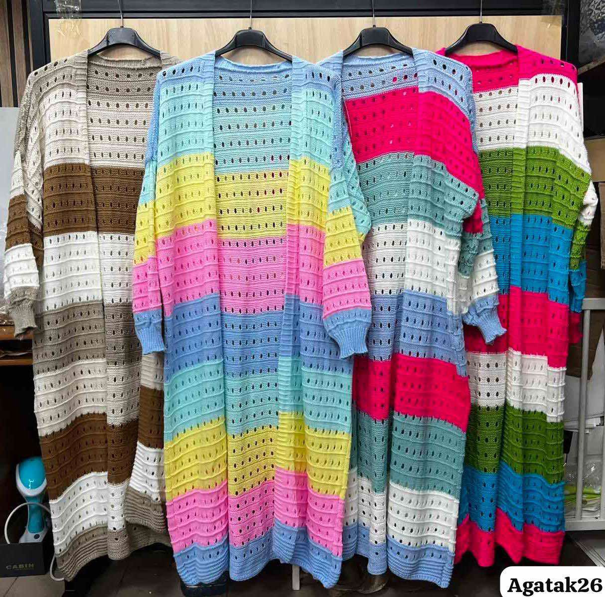 Swetry Damskie  WŁOSKA  , Size uni, paczka 6szt ,mix kolor