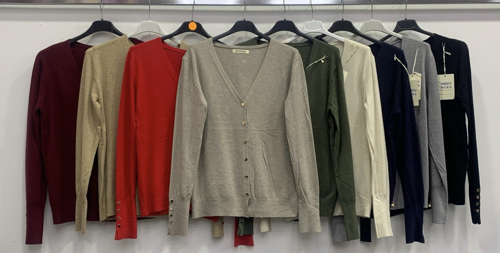 Swetry Damskie WŁOSKA , Size uni, paczka 6szt ,mix kolor