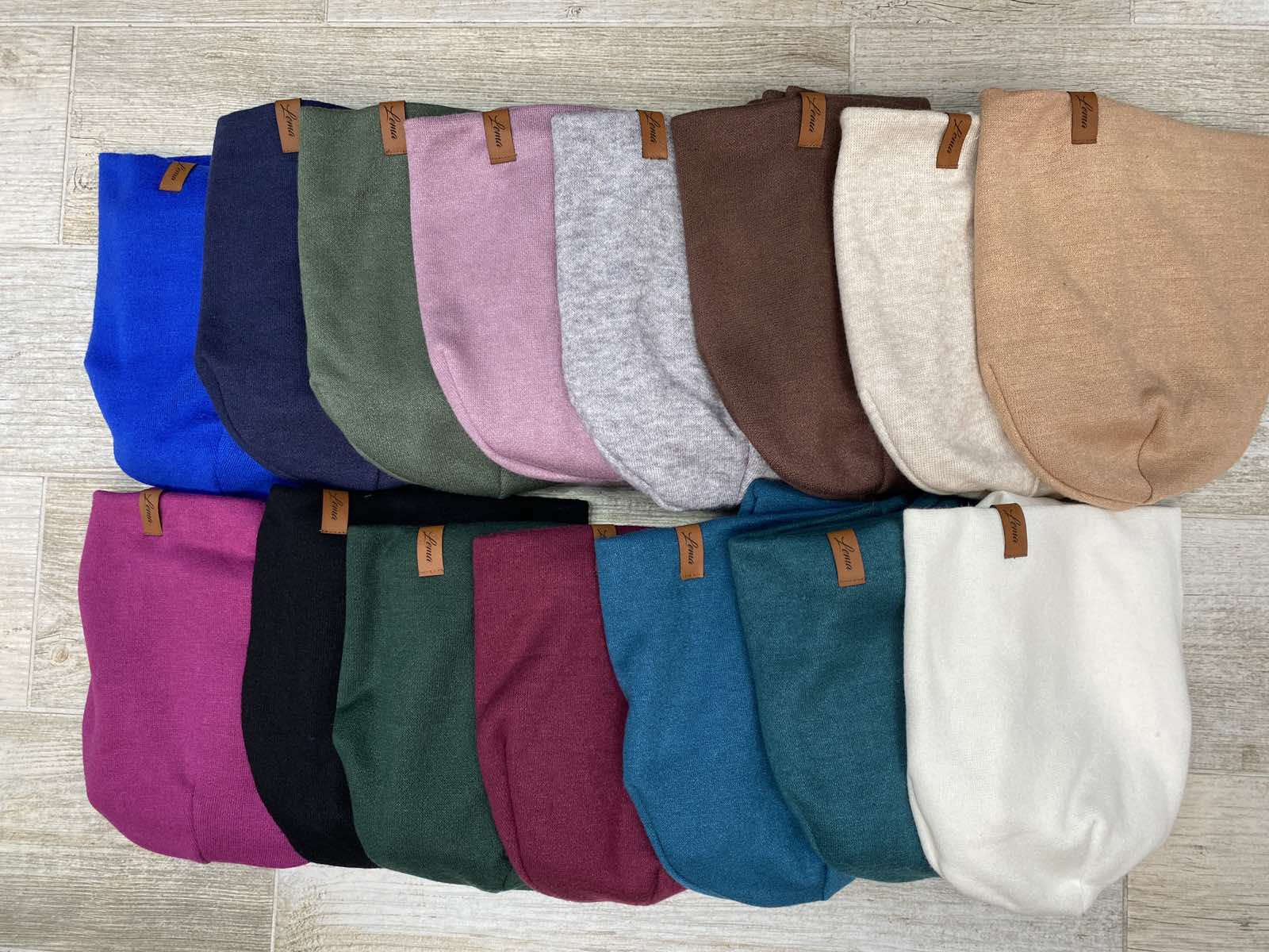 komplet Czapki  damskie, paczka 12szt,mix kolor