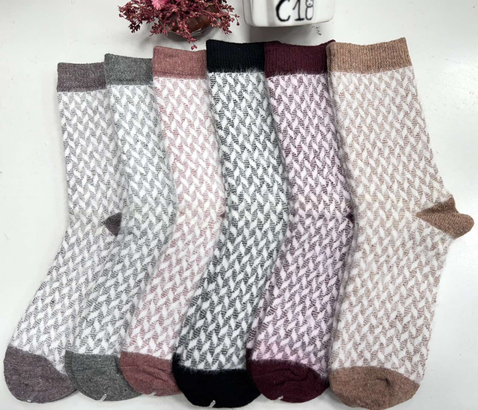 SKARPETY / STOPKI DAMSKIE.(40PAR/PACZKA) KOLOR JAK NA ZDZIĘCIU