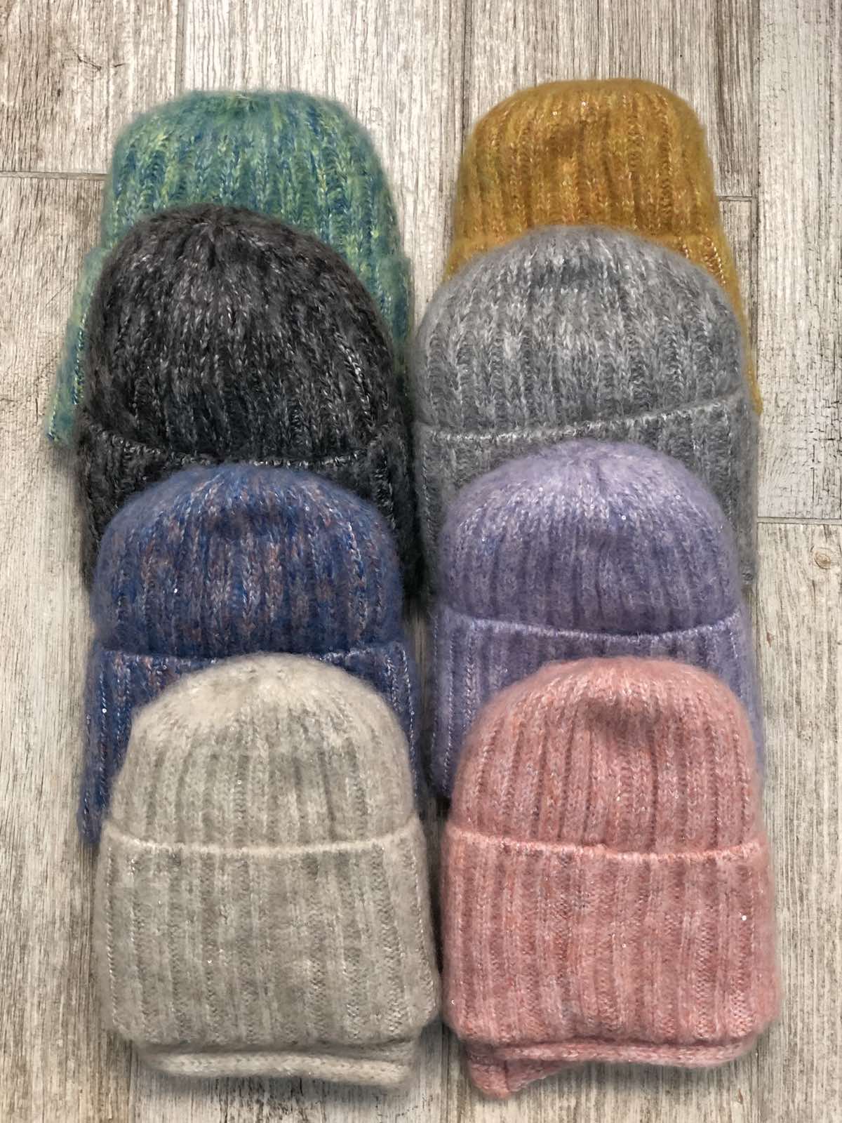 komplet Czapki  damskie, paczka 12szt,mix kolor