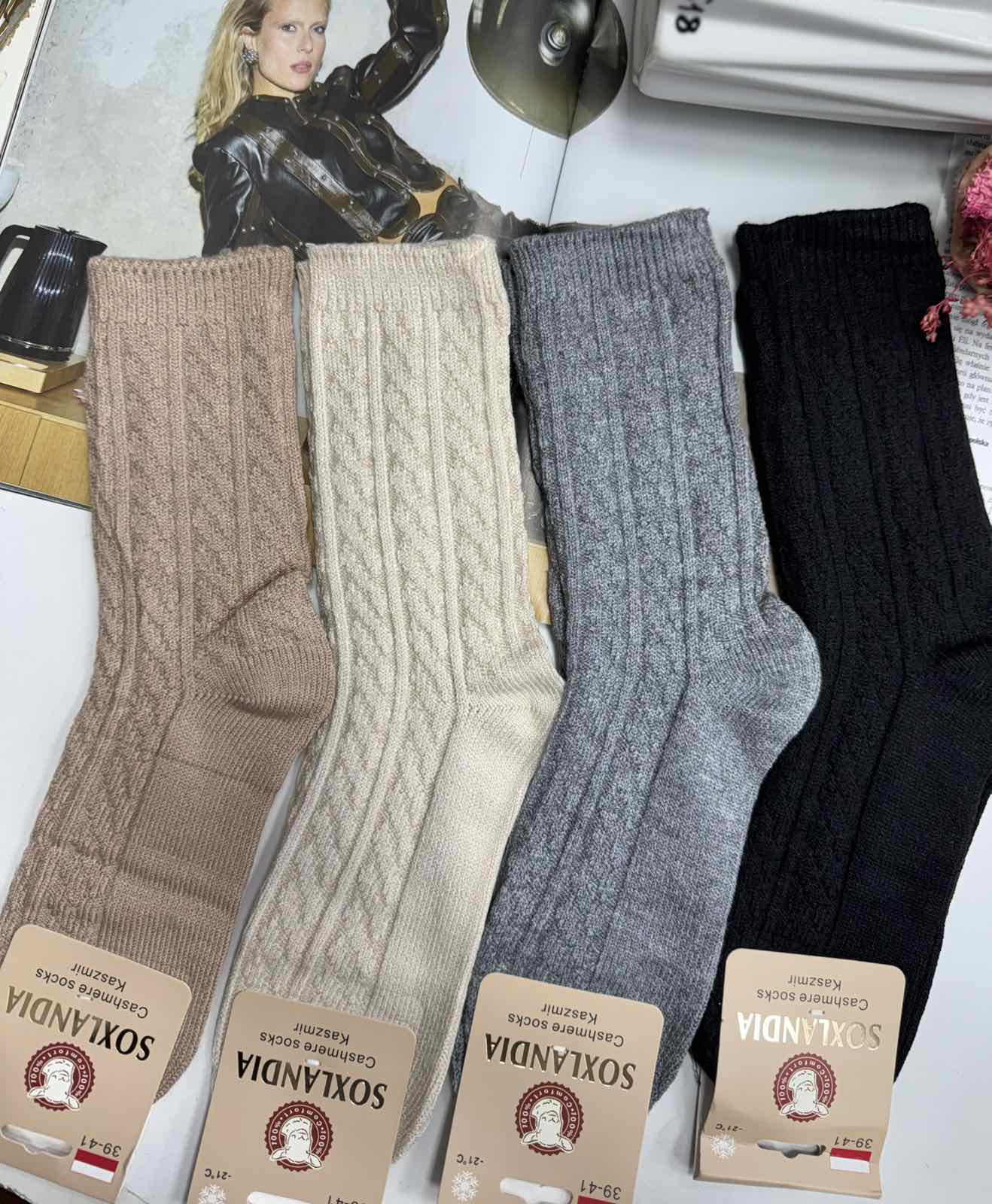 SKARPETY / STOPKI DAMSKIE.SIZE 39-41(40PAR/PACZKA) KOLOR JAK NA ZDZIĘCIU