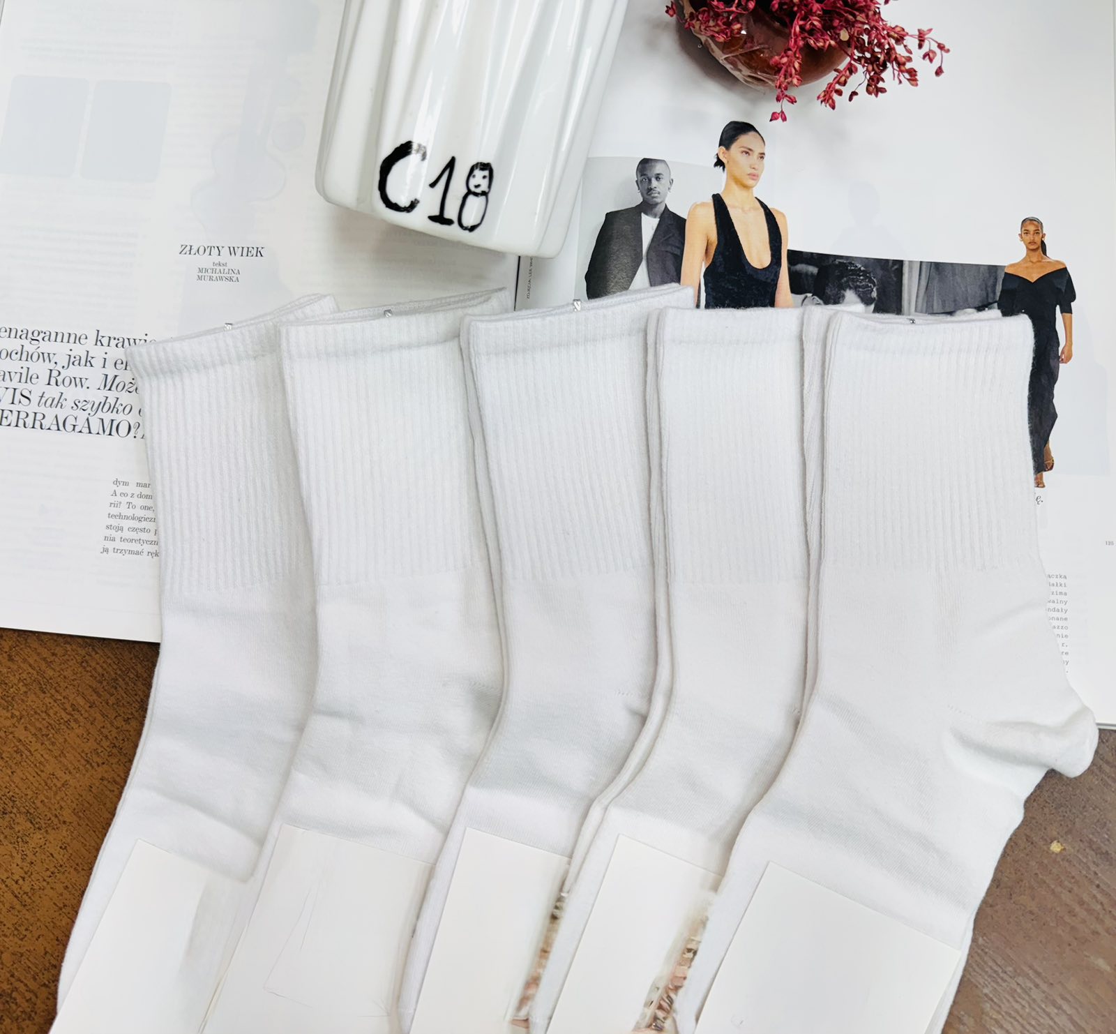 SKARPETY / STOPKI DAMSKIE.SIZE 35-42(40PAR/PACZKA) KOLOR JAK NA ZDZIĘCI