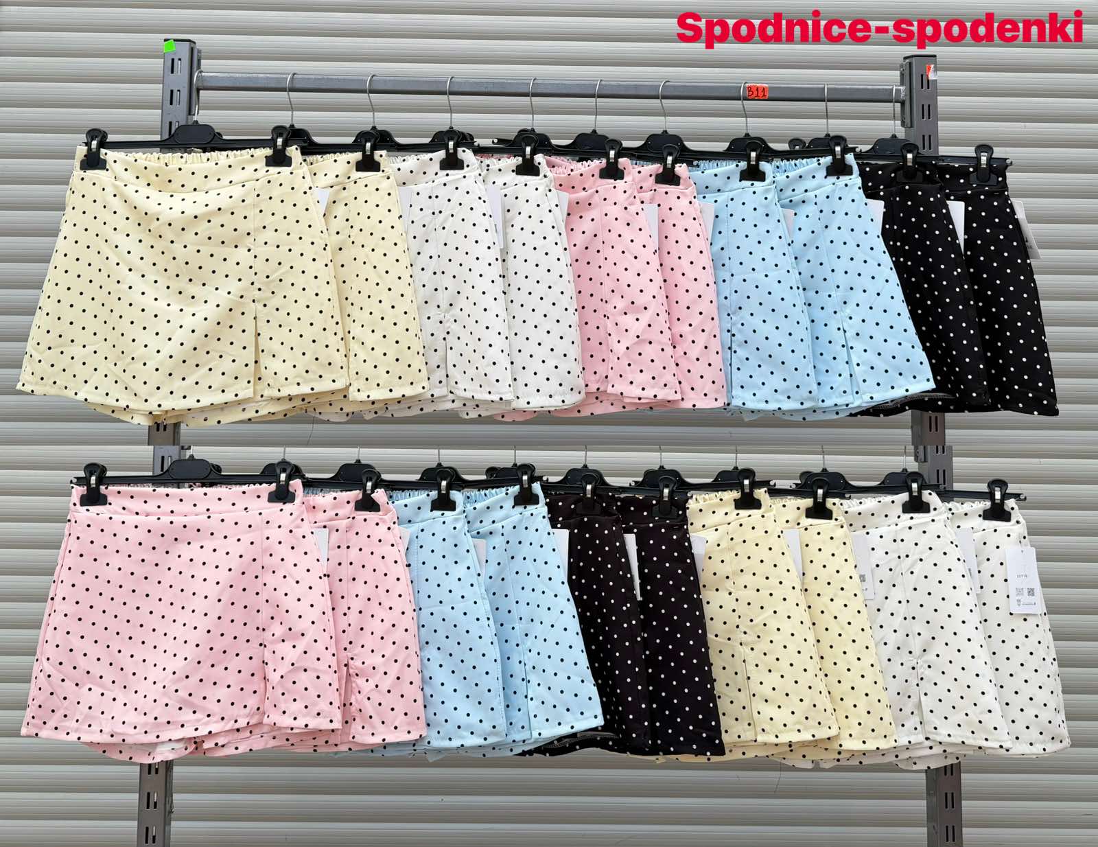Spódnica  Spodenki Damskie Wloskie, Size uni, paczka 6szt ,mix kolor