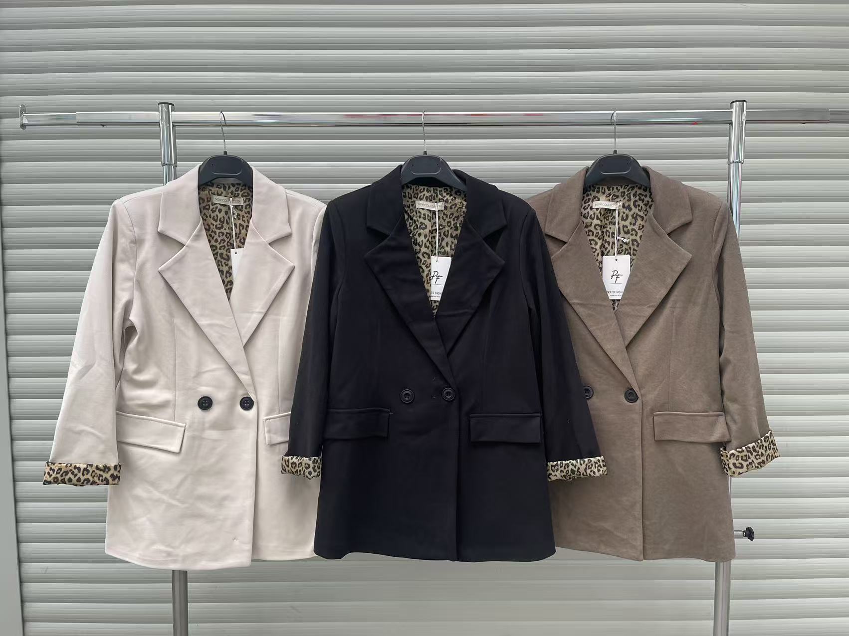 Kurtki Damskie  WŁOSKA  , Size uni, paczka 6szt ,mix kolor