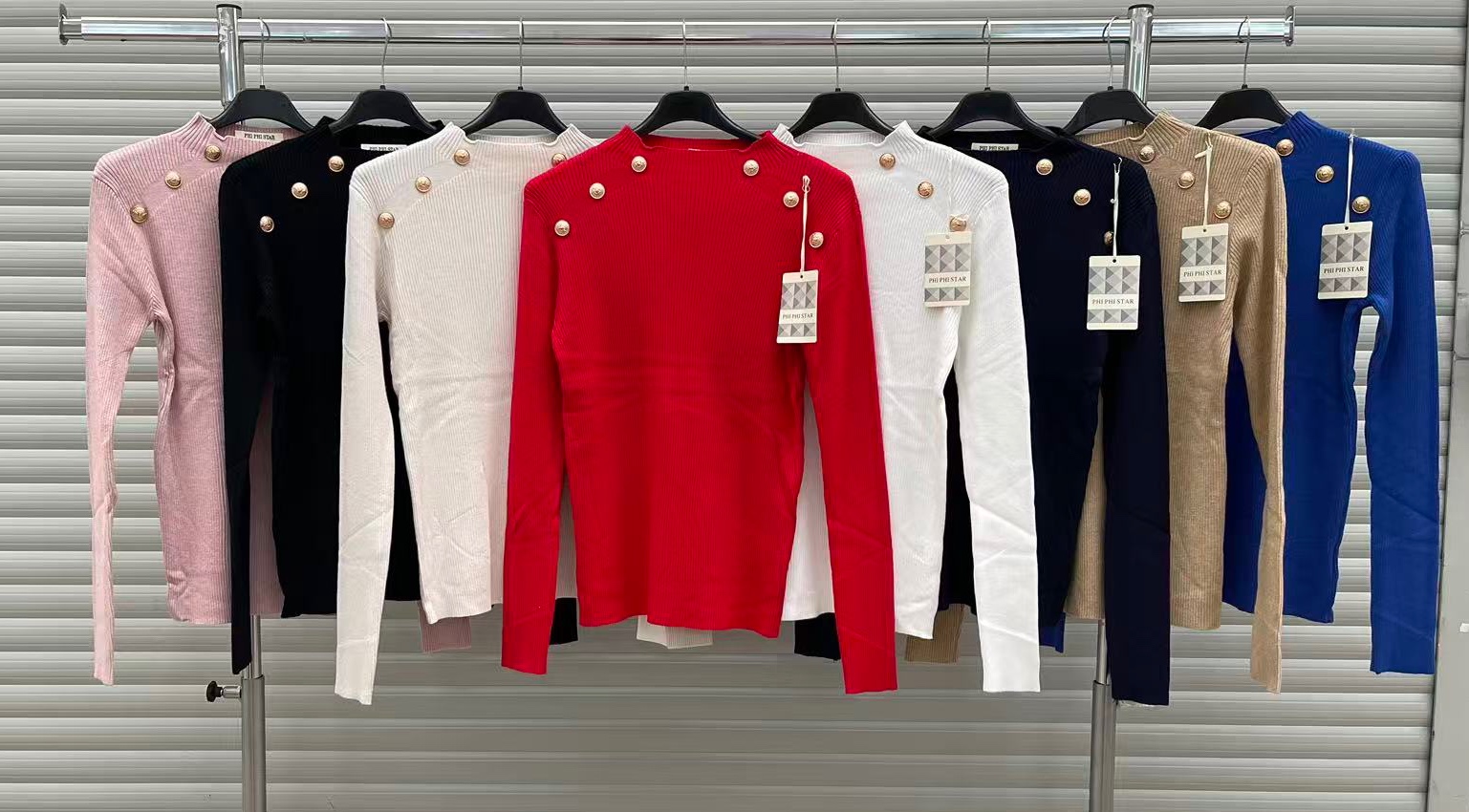 Swetry  Damskie  WŁOSKA  , Size uni, paczka 6szt ,mix kolor