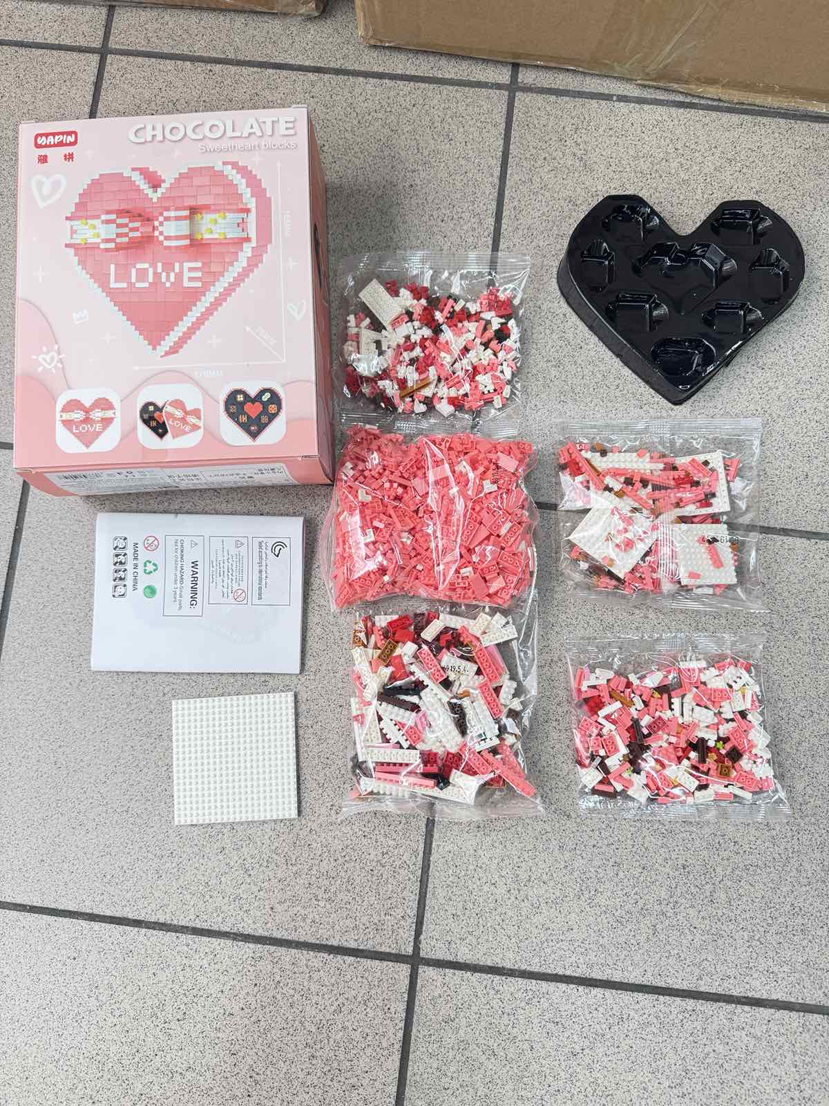 Zabawka Zestaw prezentowy, 1999 Klocki ,12szt/Paczka