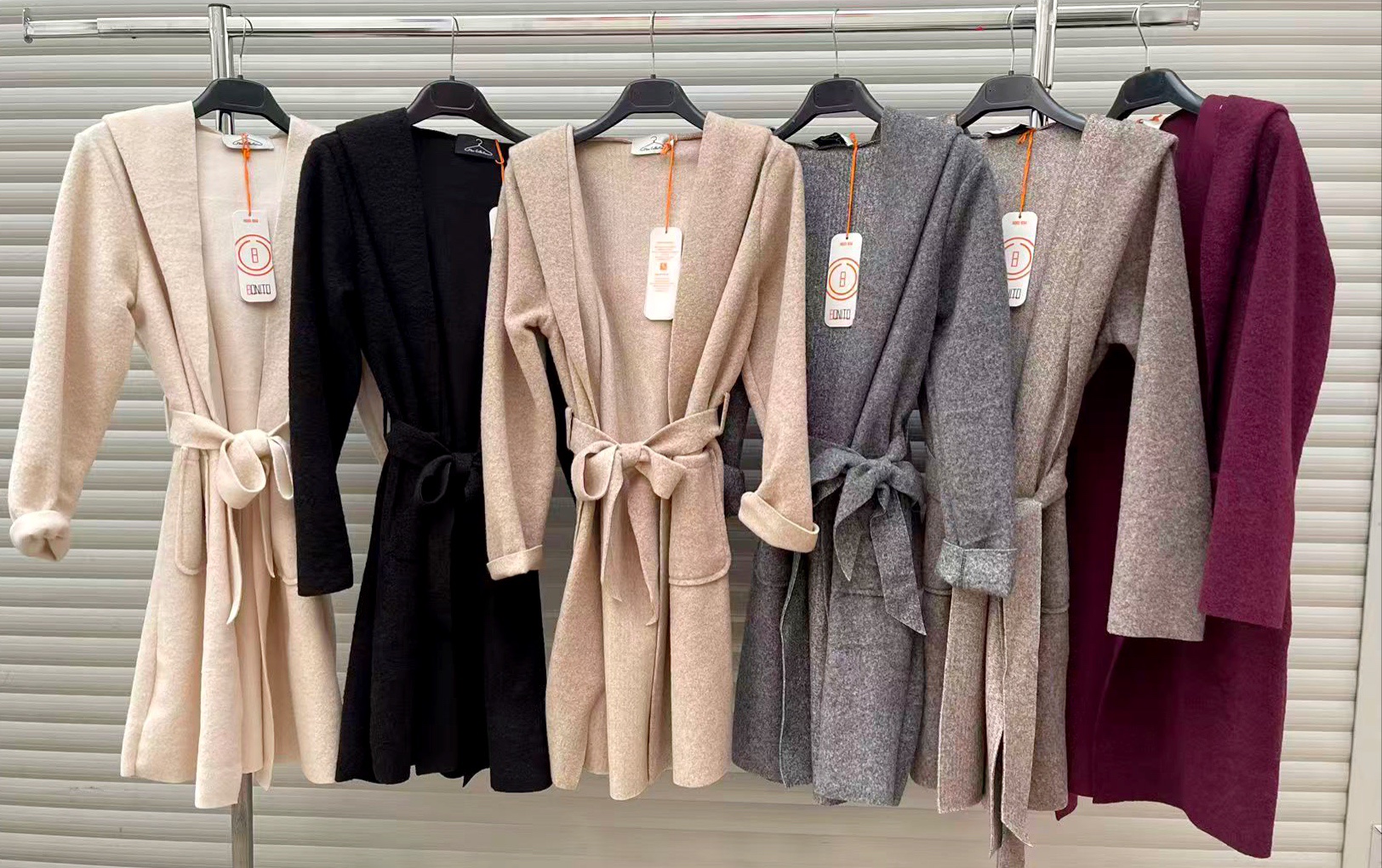 Płaszcz Damskie  WŁOSKA  , Size uni, paczka 6szt ,mix kolor