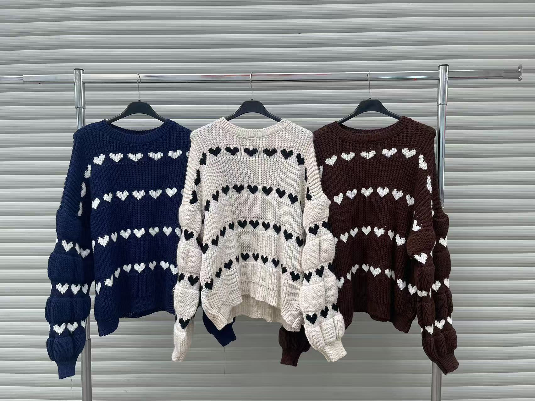 Swetry  Damskie  WŁOSKA  , Size uni, paczka 6szt ,mix kolor