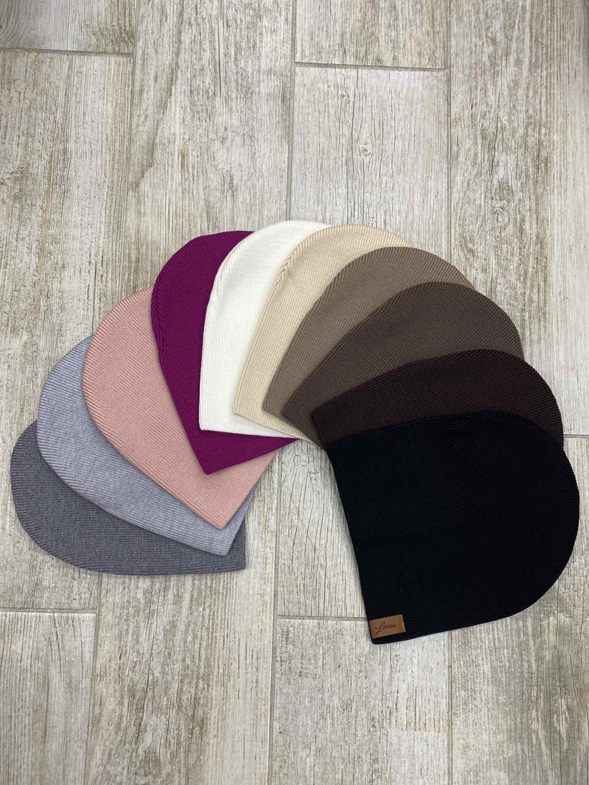 Czapki damskie, paczka 12szt,mix kolor