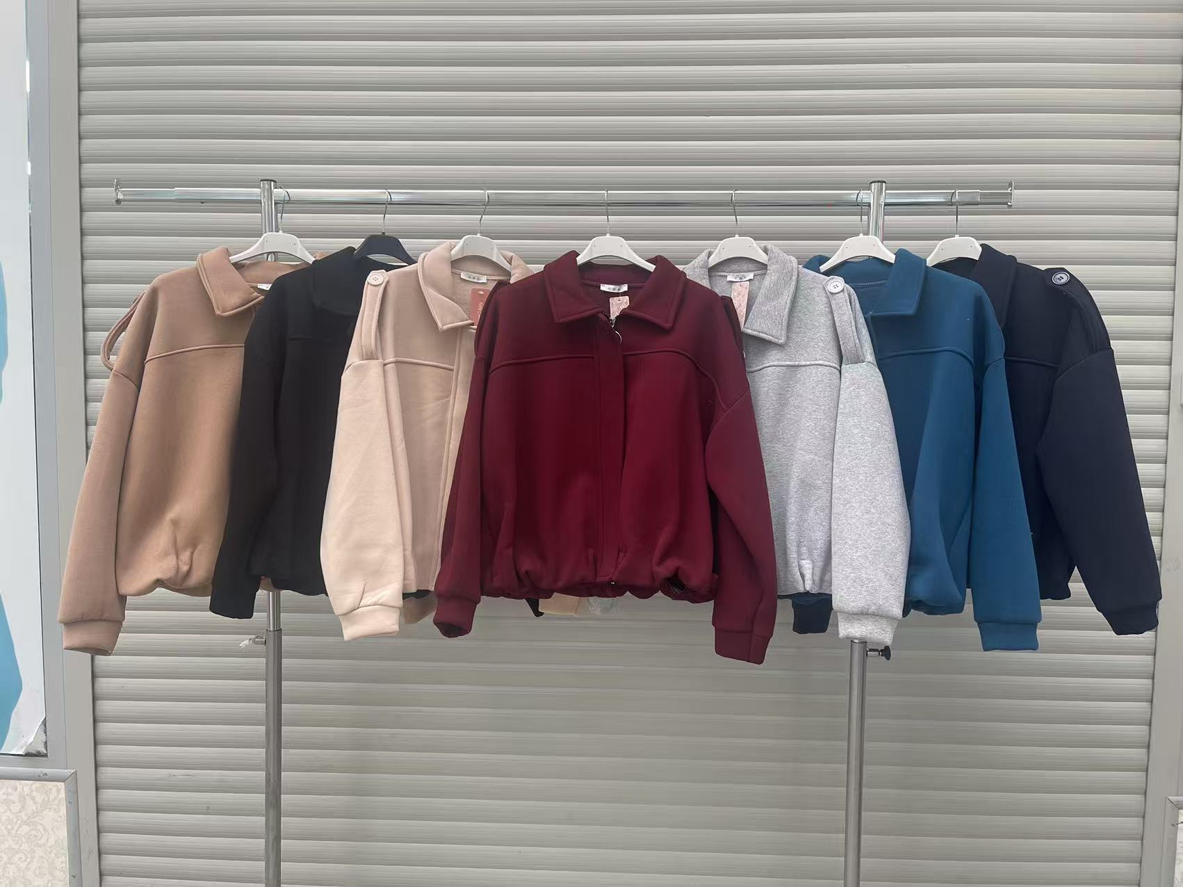 Kurtki Damskie  WŁOSKA  , Size uni, paczka 6szt ,mix kolor