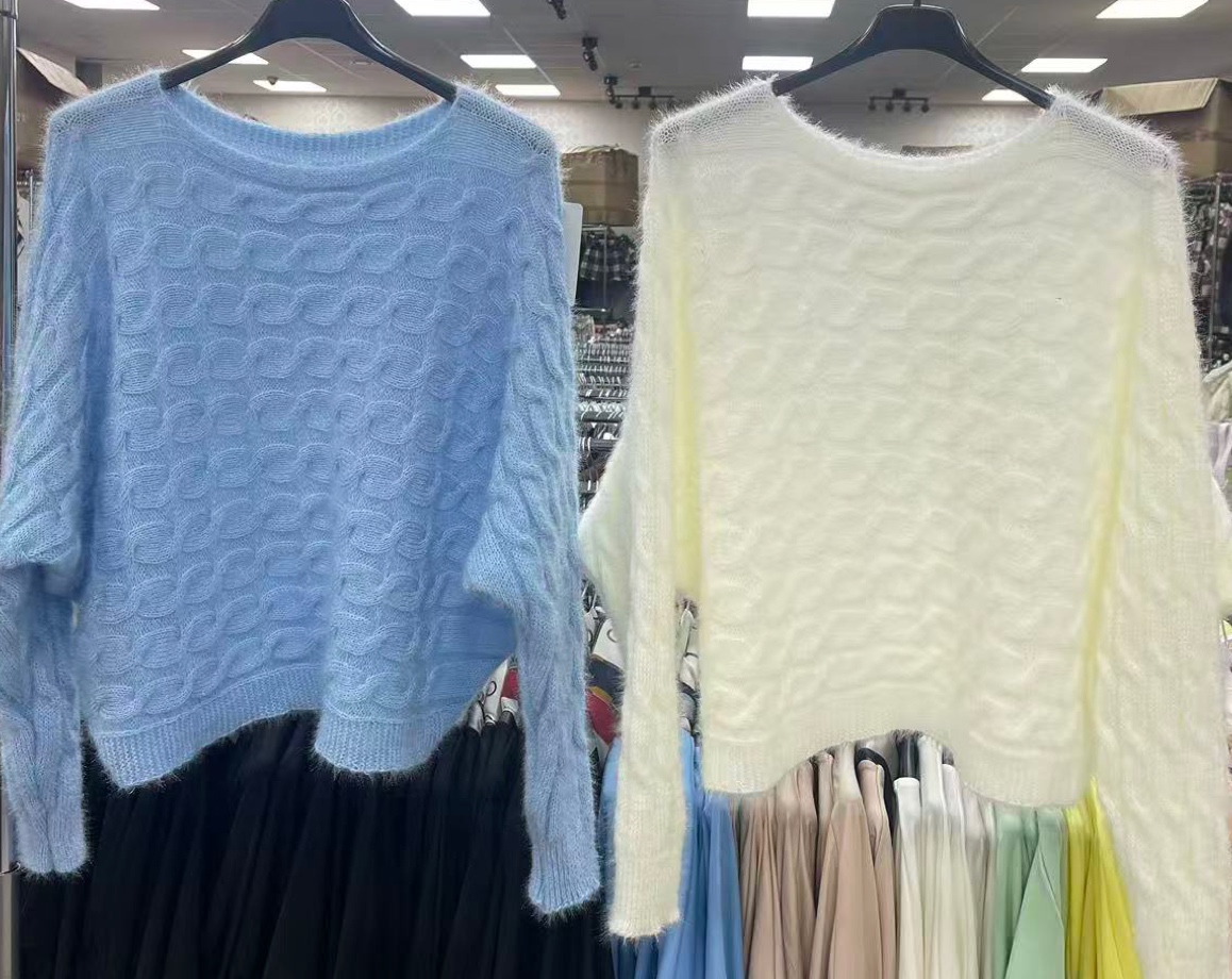 Swetry  Damskie  WŁOSKA  , Size uni, paczka 6szt ,mix kolor