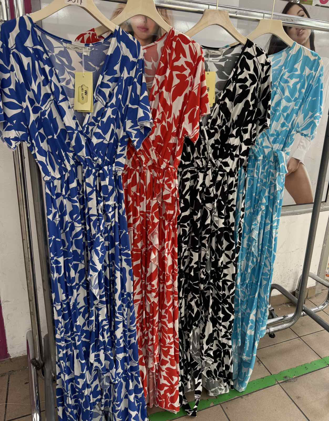 Sukienki damskie,size m-xl, paczka 12szt ,mix kolor