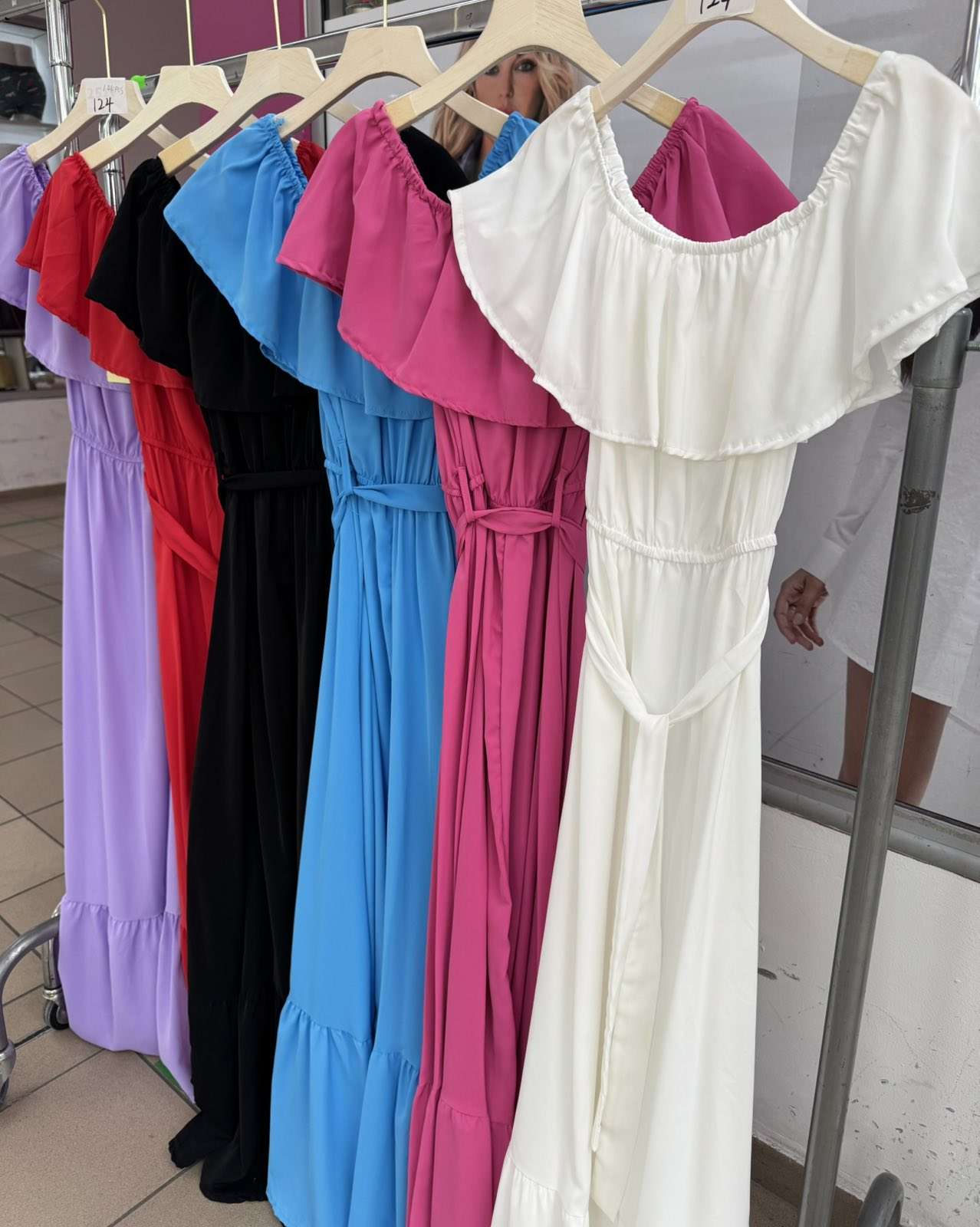 Sukienki damskie,size m-xl, paczka 12szt ,mix kolor