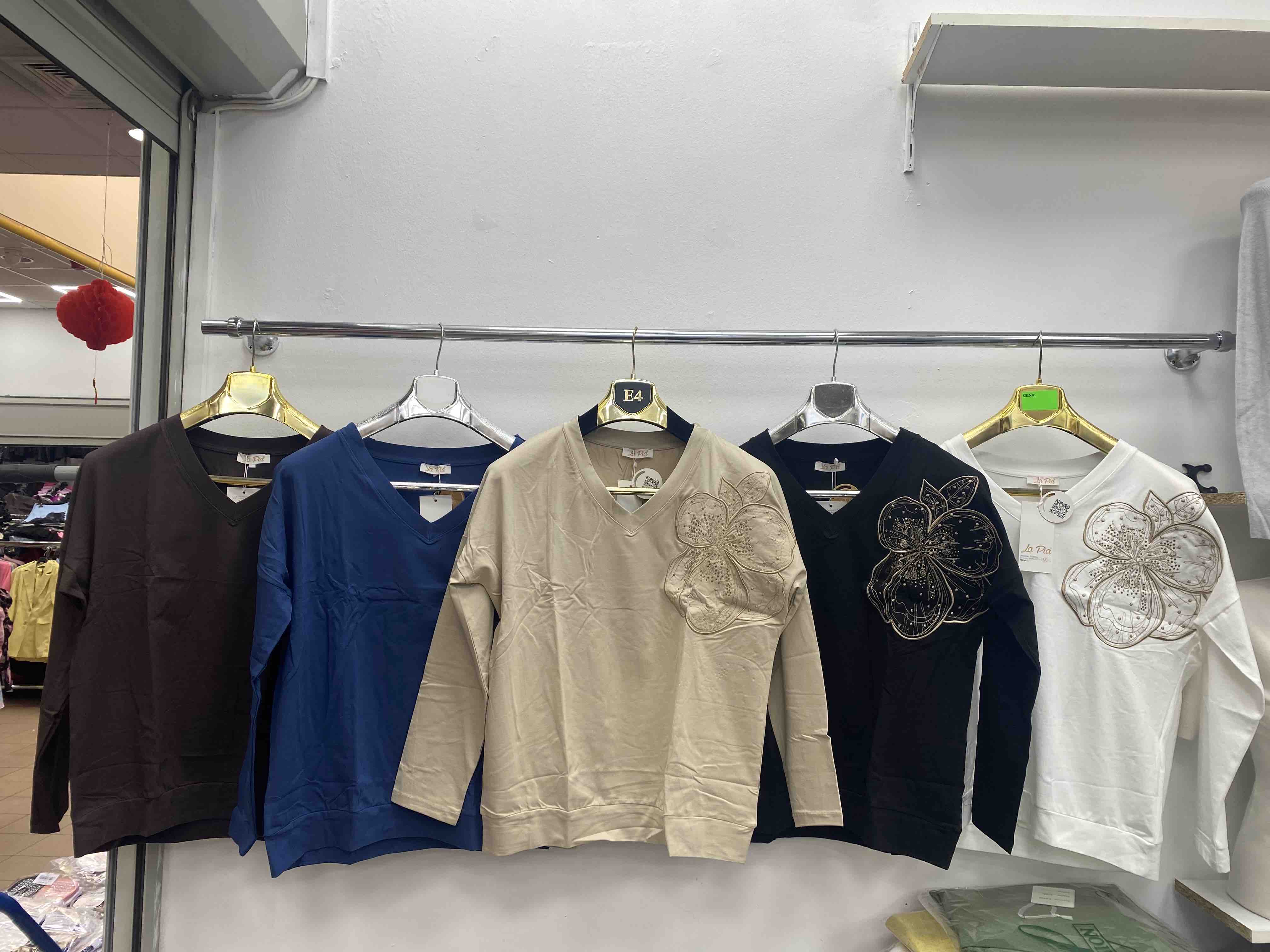 Bluzki damskie, Size uni, paczka  12szt ,mix kolor