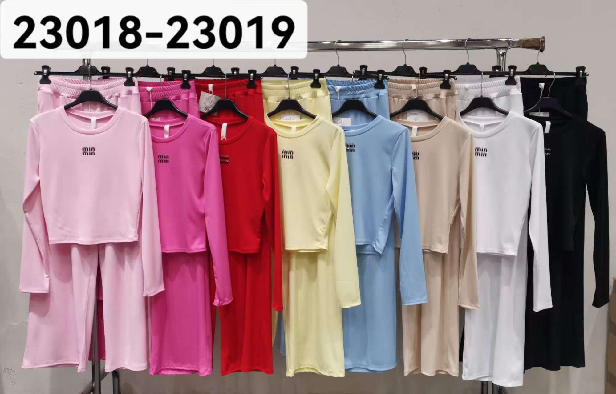 Komplety  Damskie  WŁOSKA  , Size uni, paczka  6szt ,mix kolor