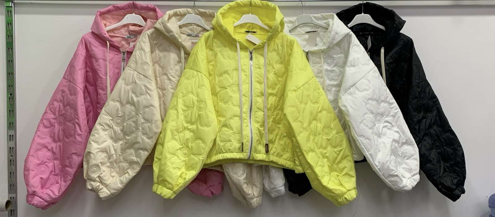 Kurtki Damskie  , Size uni, paczka  6szt ,mix kolor