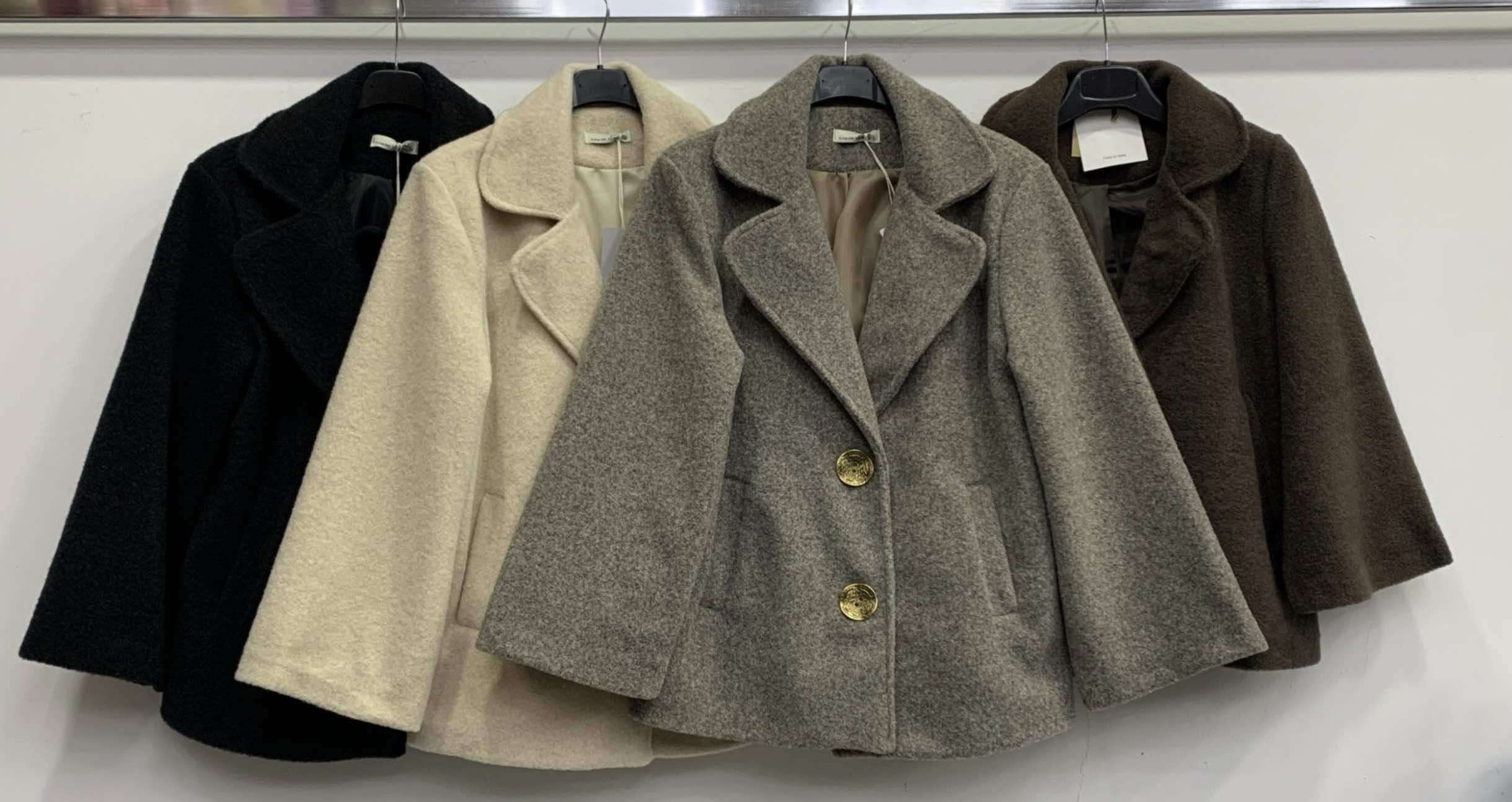 Kurtki Damskie  , Size uni, paczka  6szt ,mix kolor