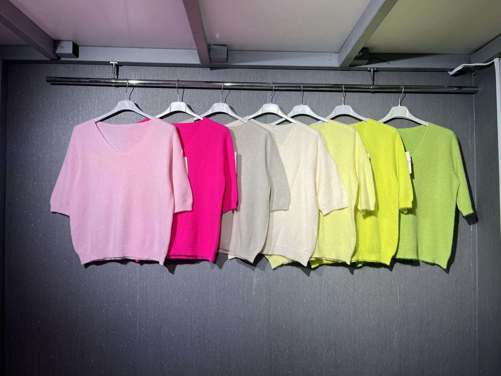 Bluzki  Damskie wloska  , Size uni, paczka  6szt ,mix kolor