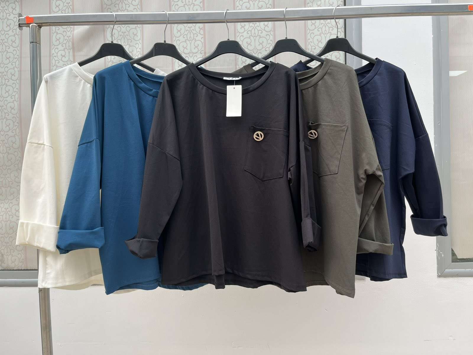 Bluzki  Damskie wloska  , Size uni, paczka  6szt ,mix kolor