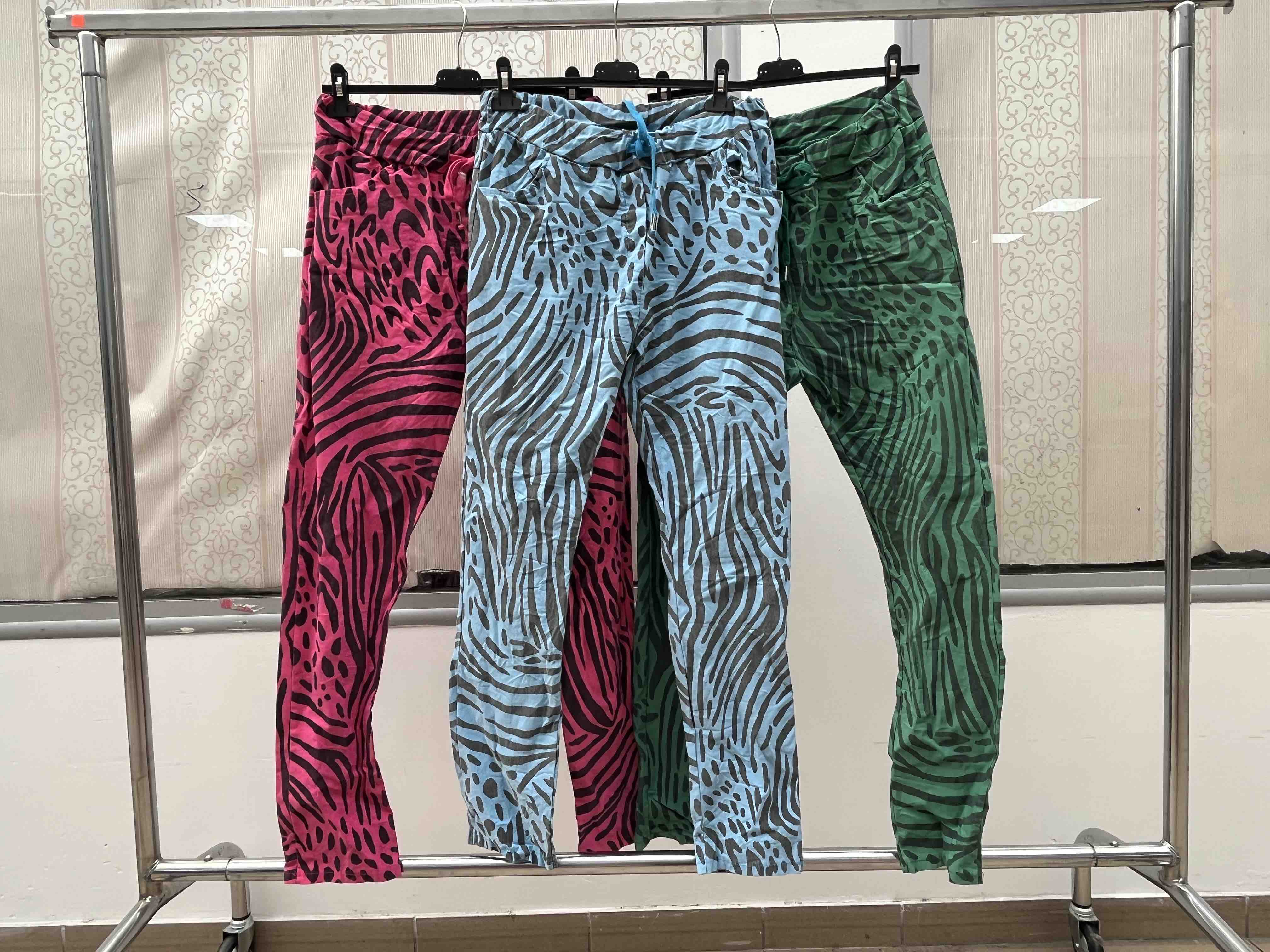 Spodnie Damskie wloska  , Size uni, paczka  6szt ,mix kolor