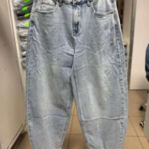 Jeansy Damskie , Size 34-  42, paczka  10zt ,1 kolor