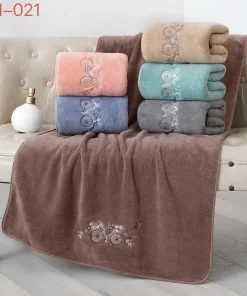 Komplet Ręcznik z mikrofibra Rozmiar : 70/140 Paczka : 12szt / mix kolor