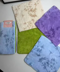 Ścierki z mikrofibra Rozmiar : 30/30cm Paczka : 30szt / mix kolor